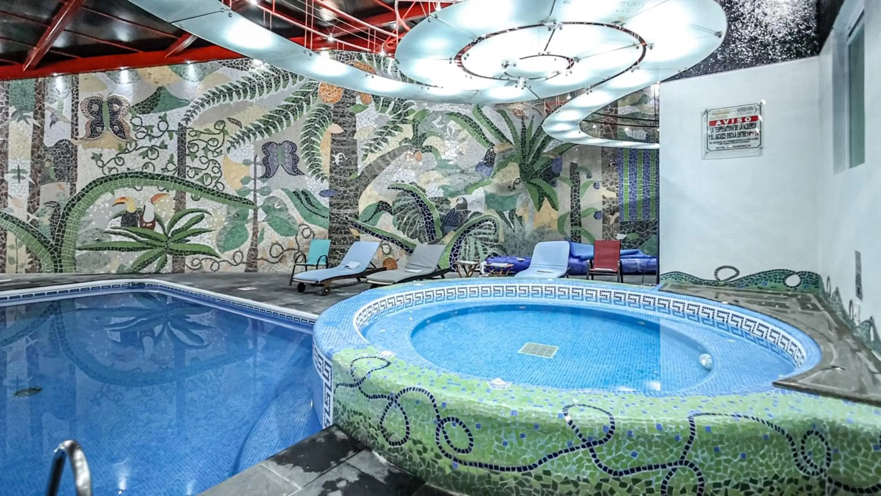 Swimming Pool in Suites Inn la Muralla Hotel & Spa