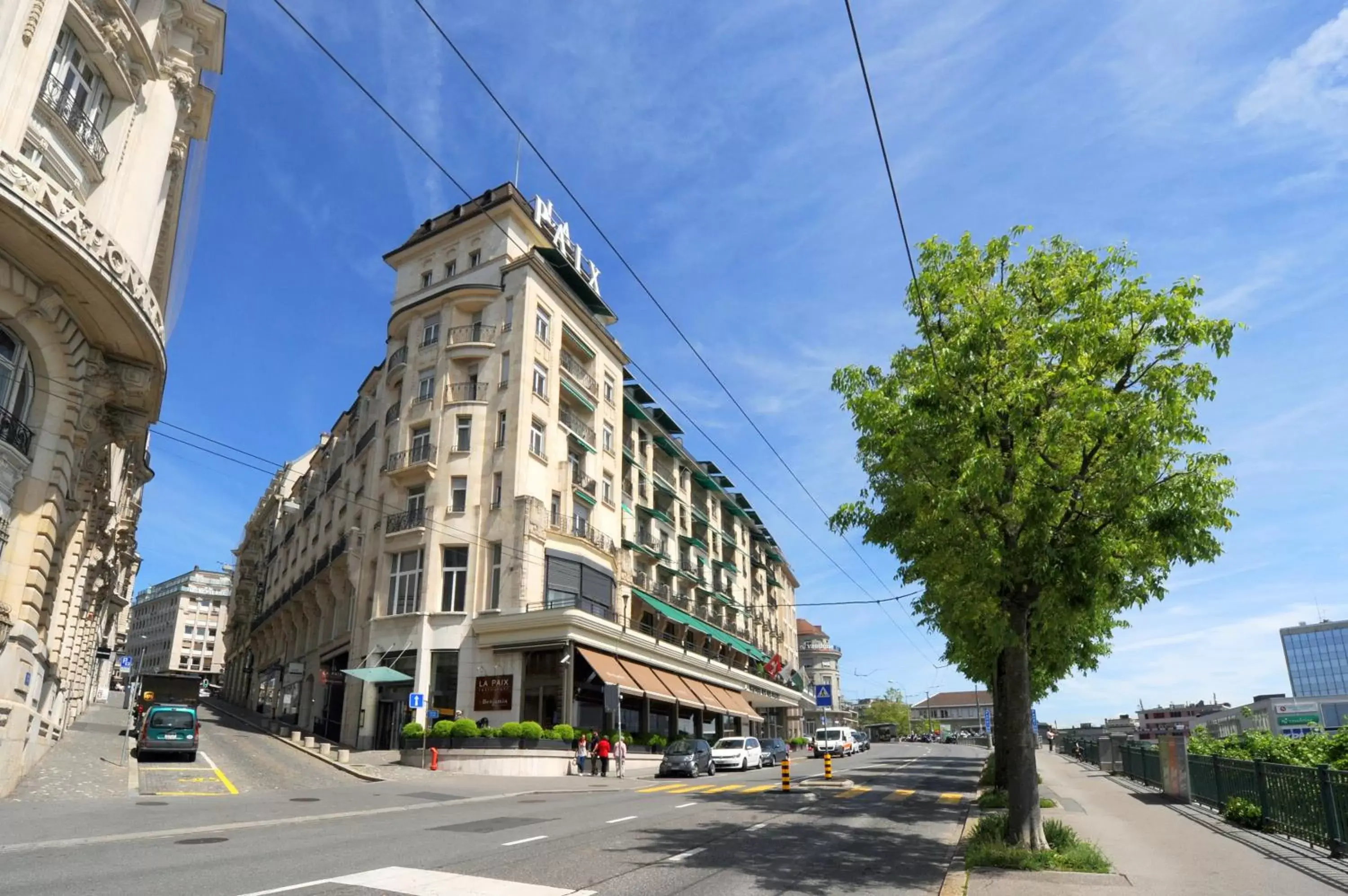 Facade/entrance in Hôtel de la Paix Lausanne