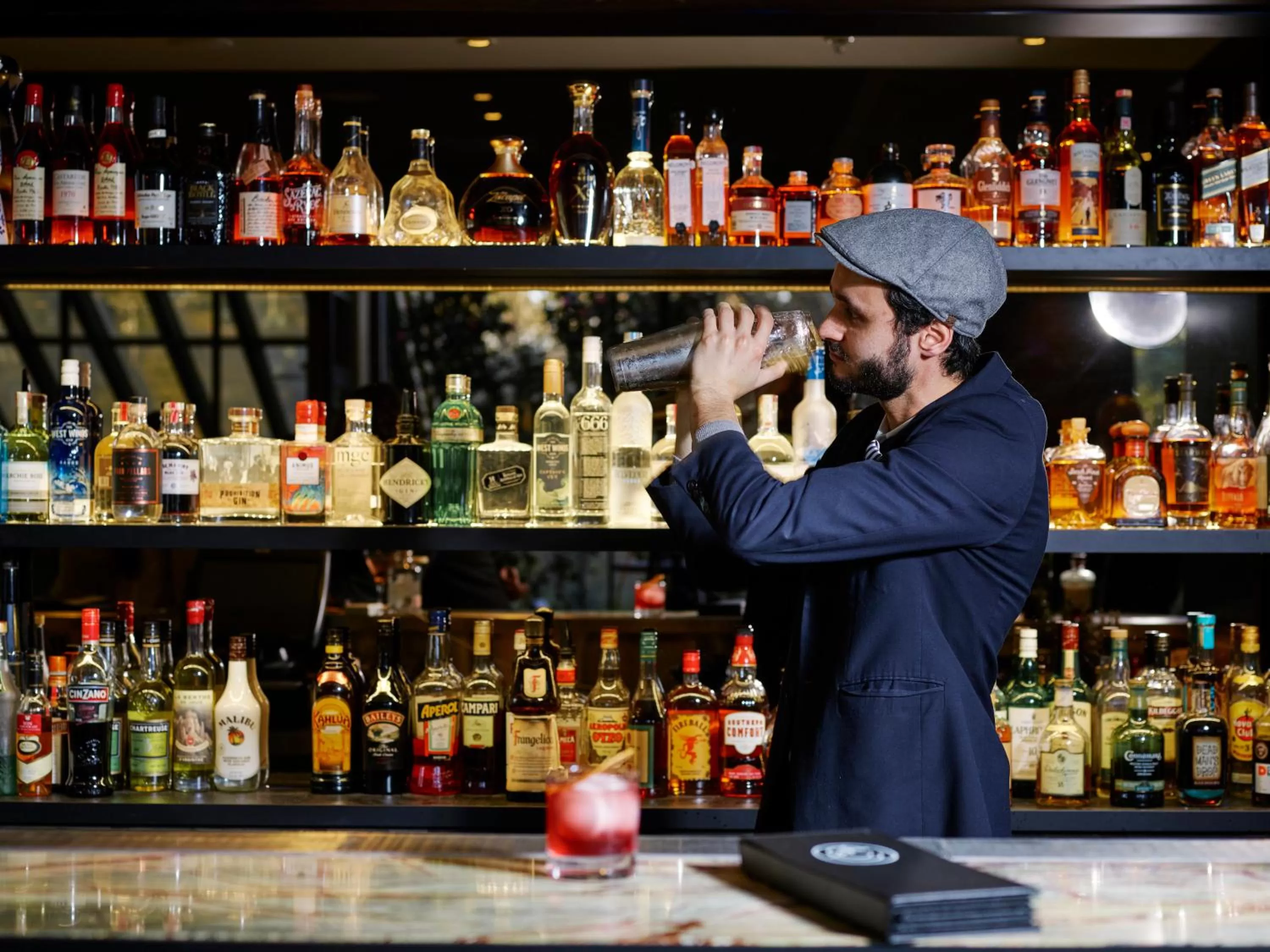 Lounge or bar in Pullman Melbourne On the Park