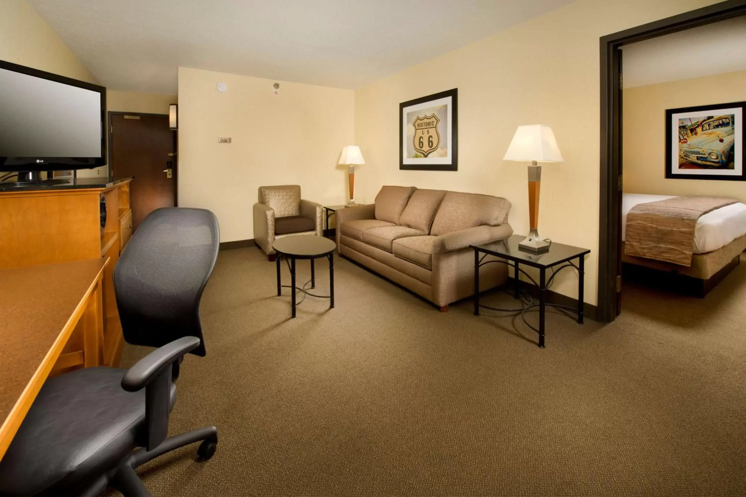 Photo of the whole room, Seating Area in Drury Inn & Suites Springfield