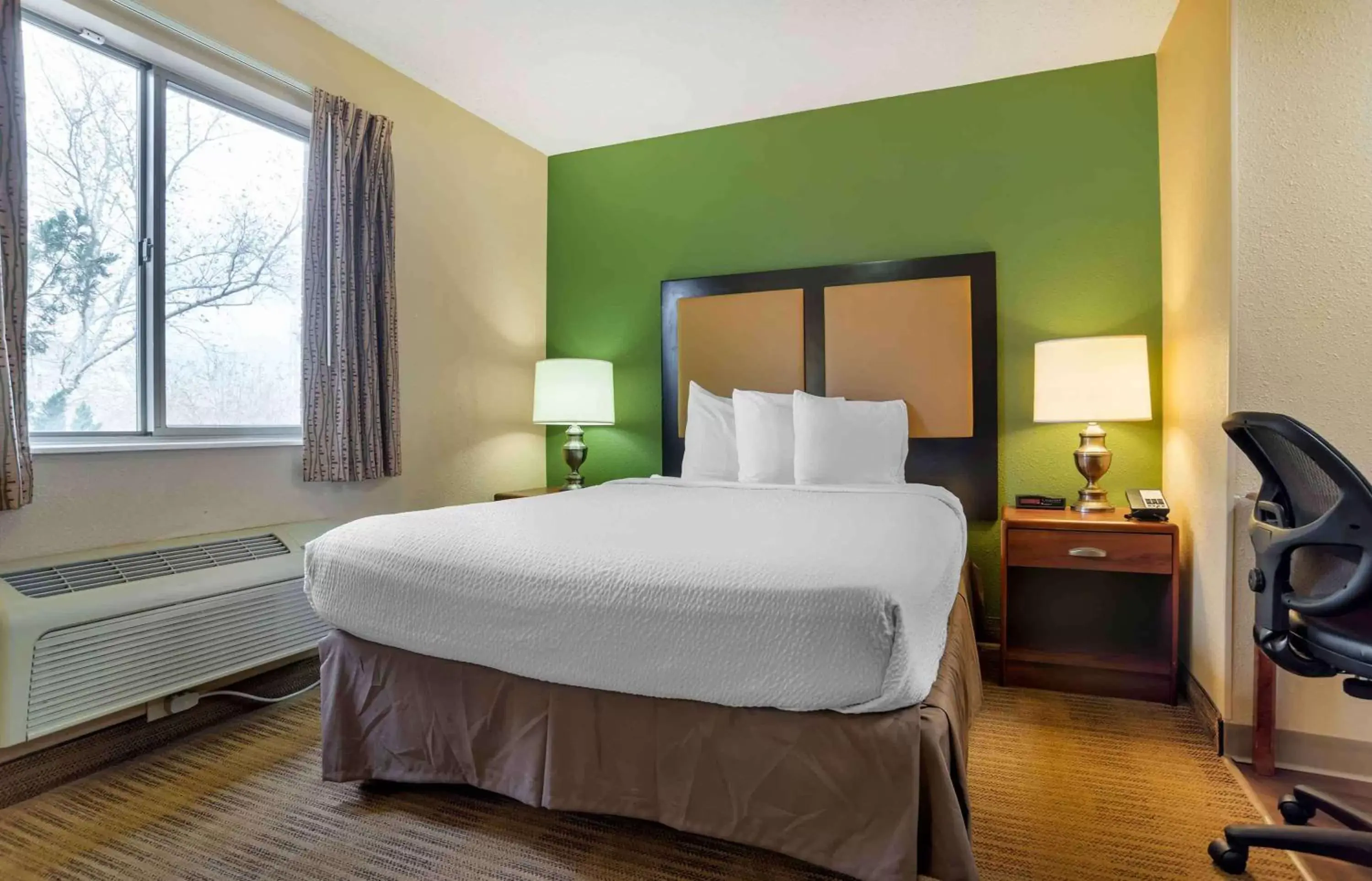 Bedroom, Bed in Extended Stay America Suites - Jackson - Ridgeland