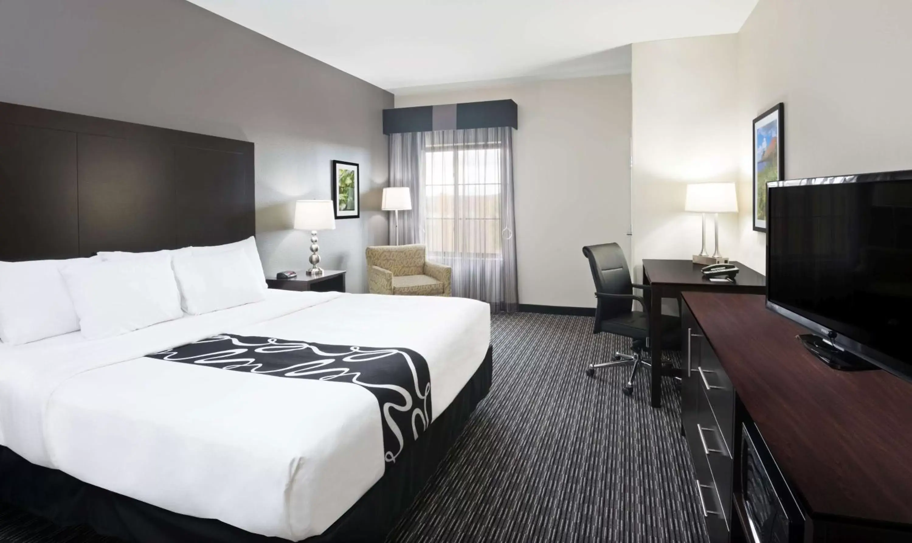 Photo of the whole room, Bed in La Quinta by Wyndham Billings Photo of the whole room, Bed in La Quinta by Wyndham Billings