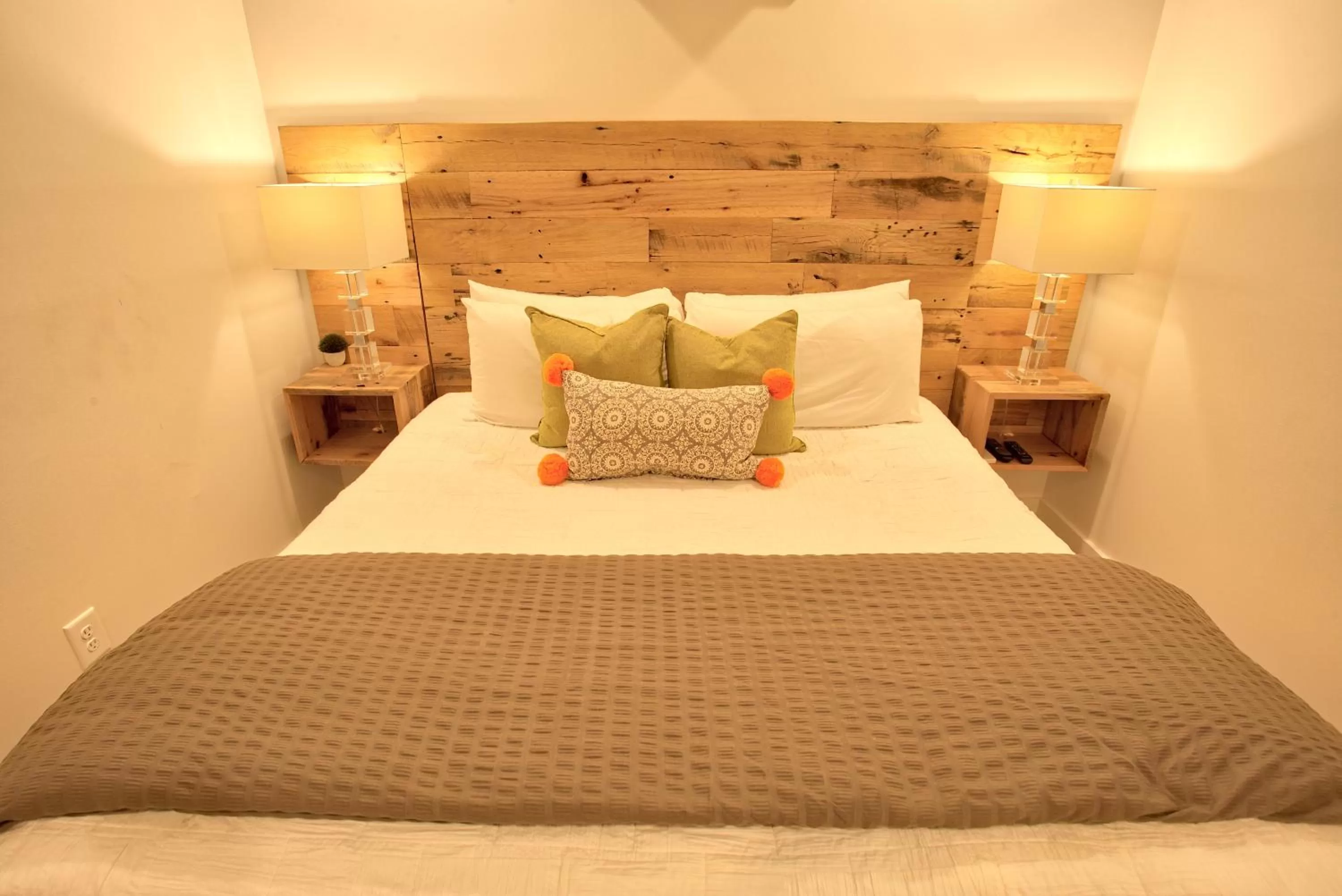 Bedroom, Bed in 493 King Two Bedroom Suites