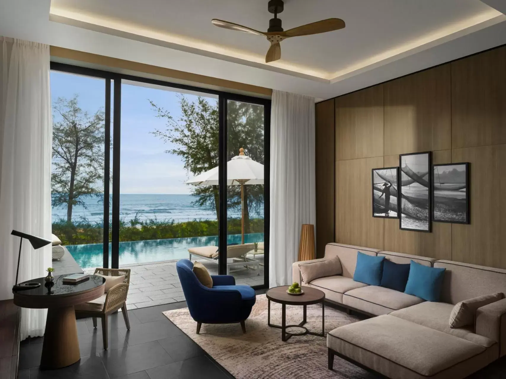 Living room, Seating Area in Crowne Plaza Phu Quoc Starbay, an IHG Hotel