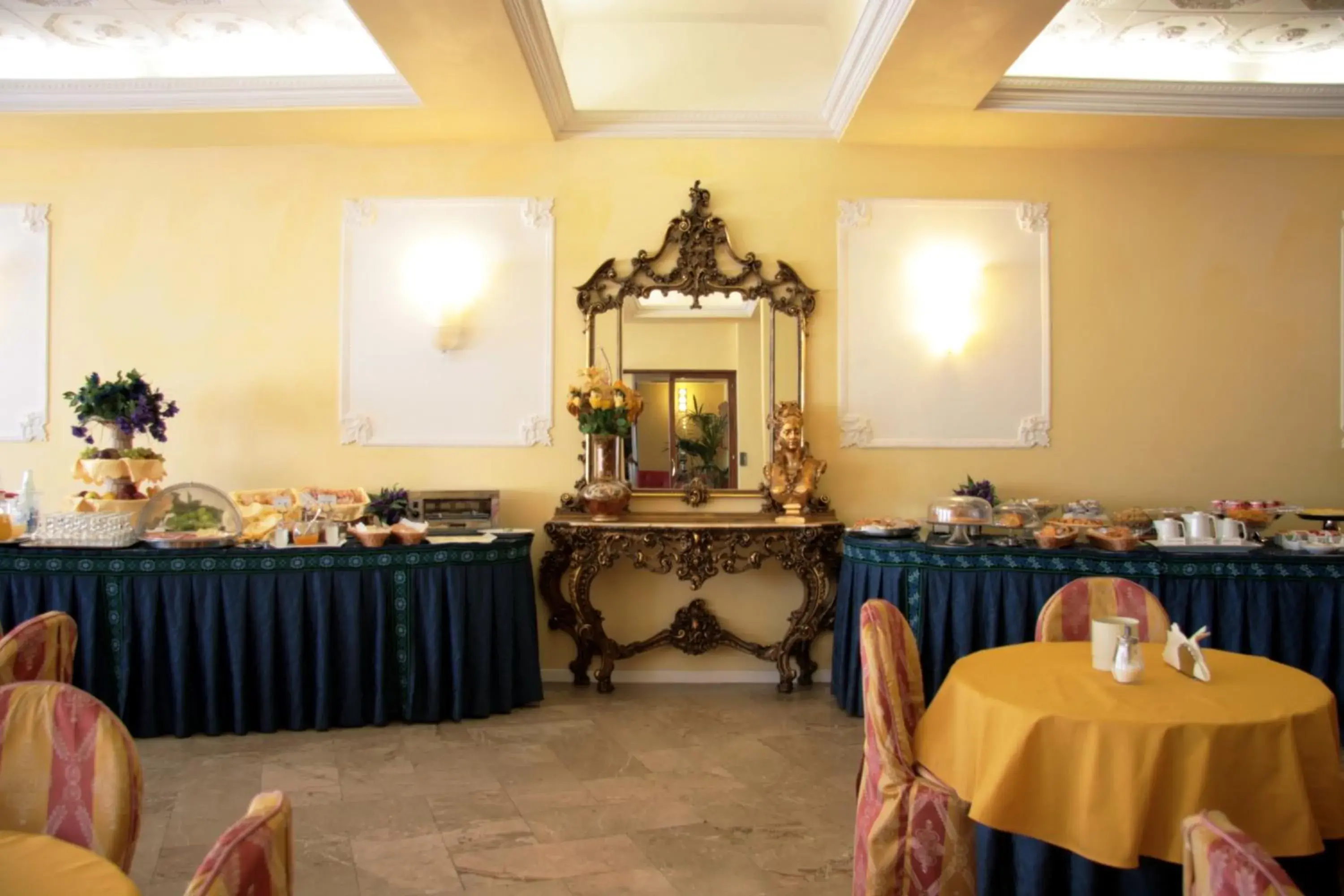 Lounge or bar, Restaurant/Places to Eat in Hotel Continentale