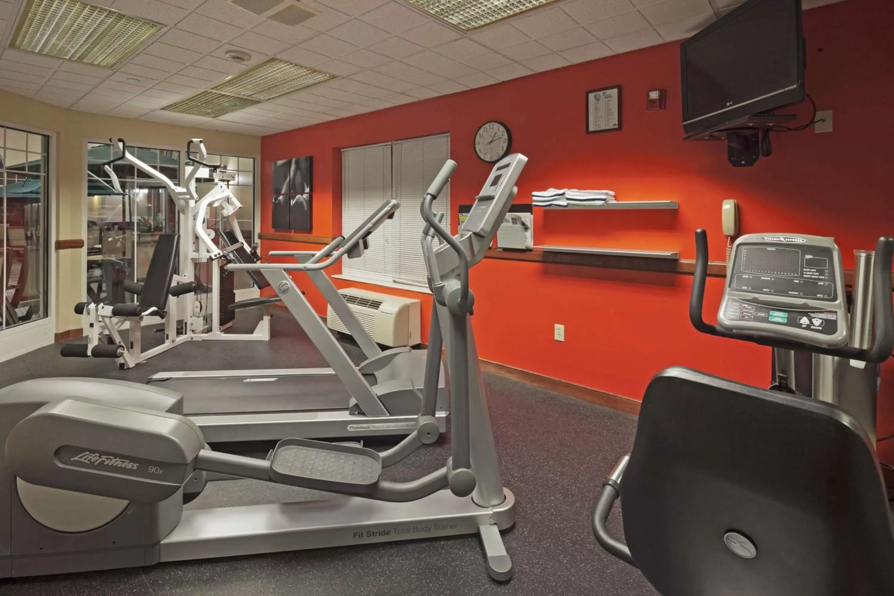 Activities, Fitness Center/Facilities in Country Inn & Suites by Radisson, Milwaukee West (Brookfield), WI