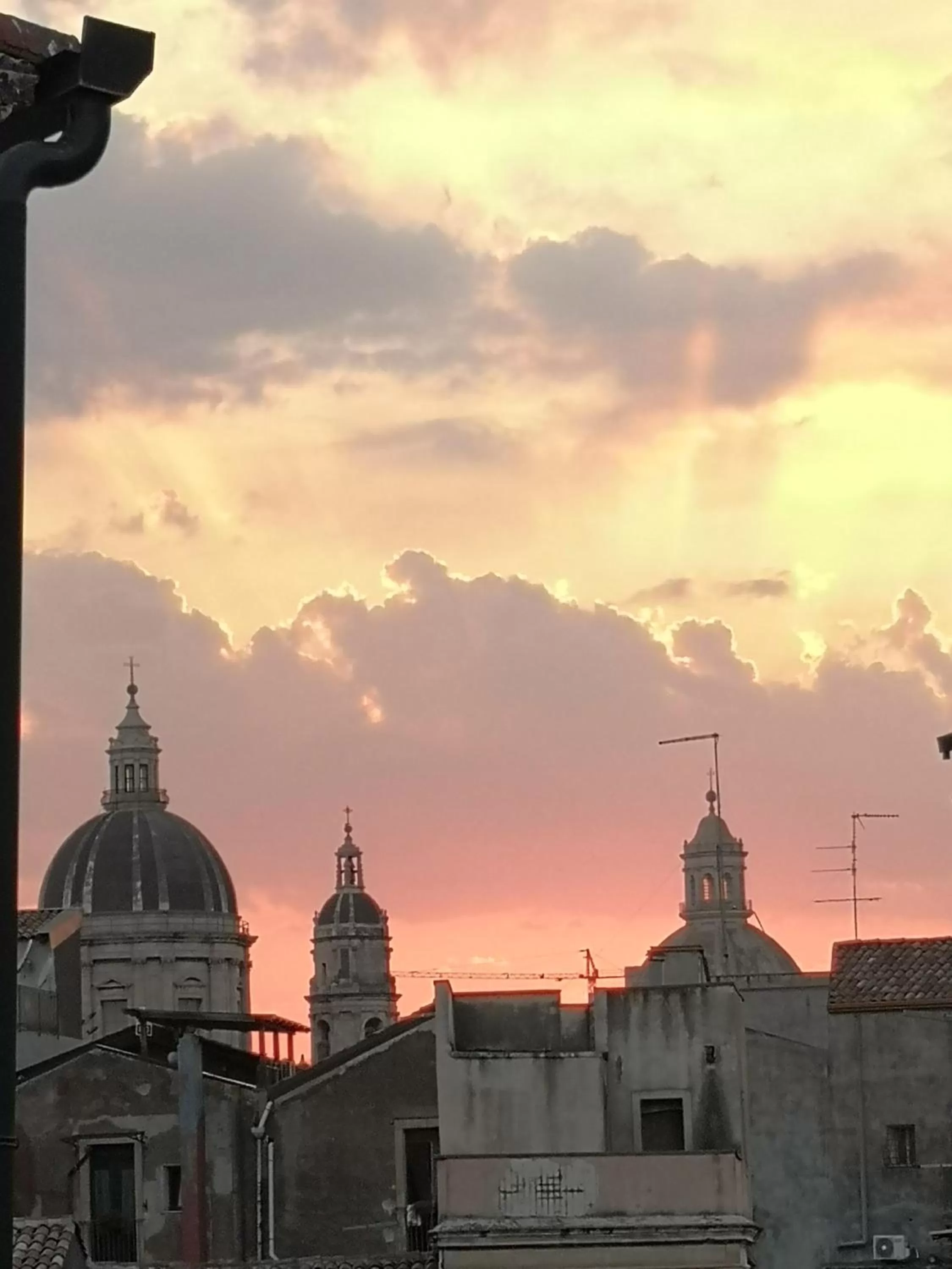 Day in Central Suites Catania