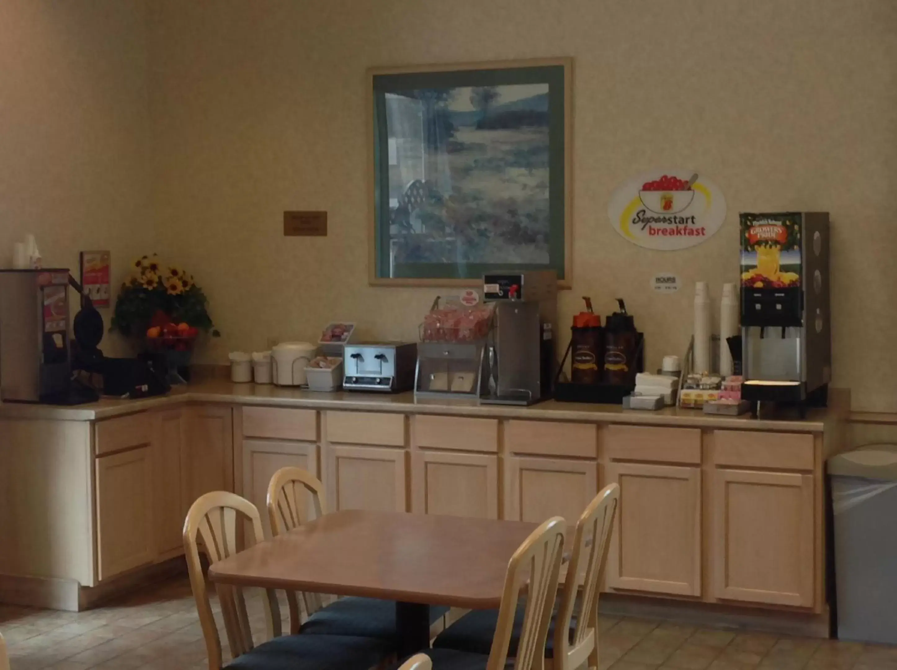 Continental breakfast, Restaurant/Places to Eat in Super 8 by Wyndham Jasper TX