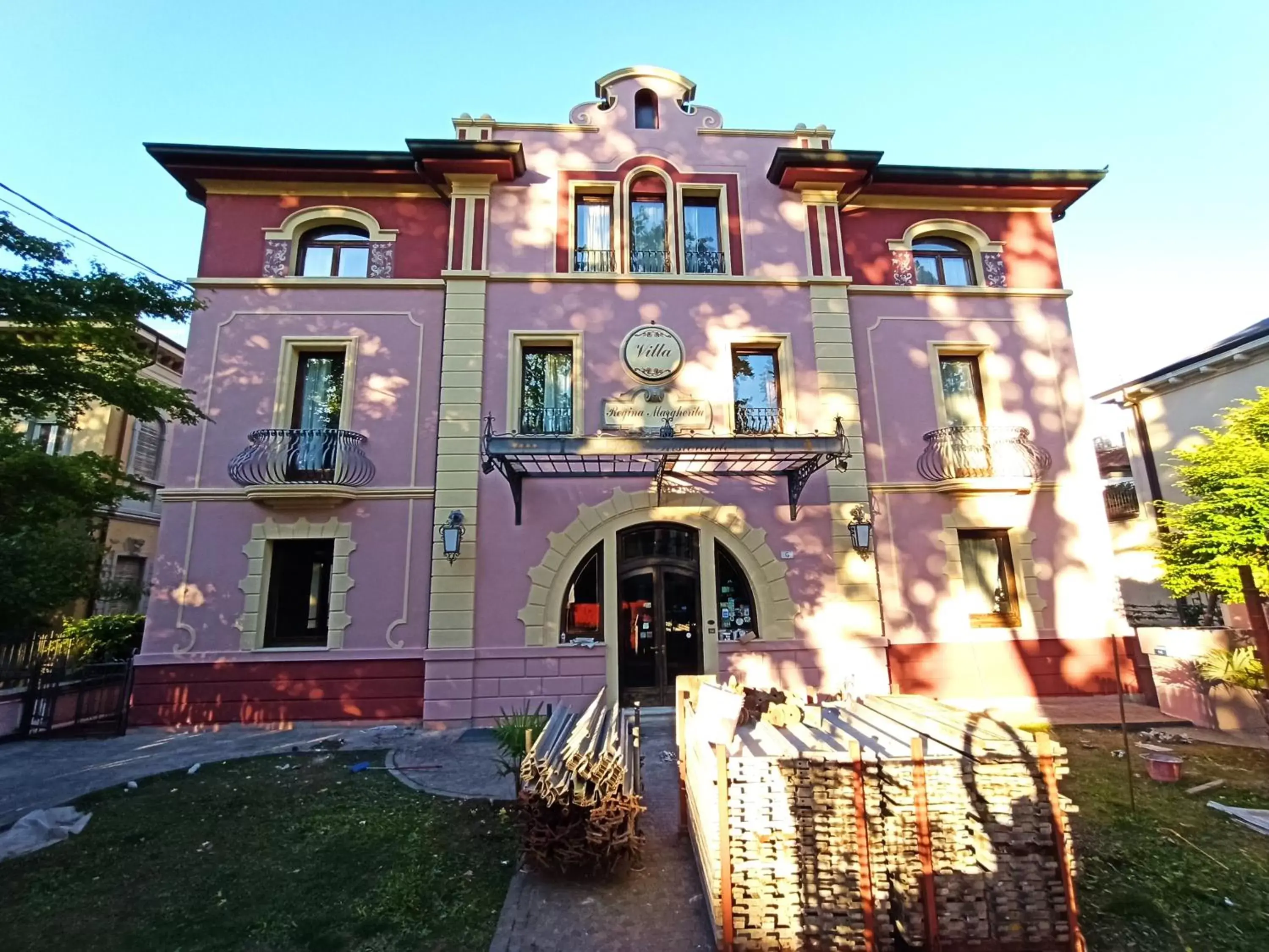 Property Building in Villa Regina Margherita