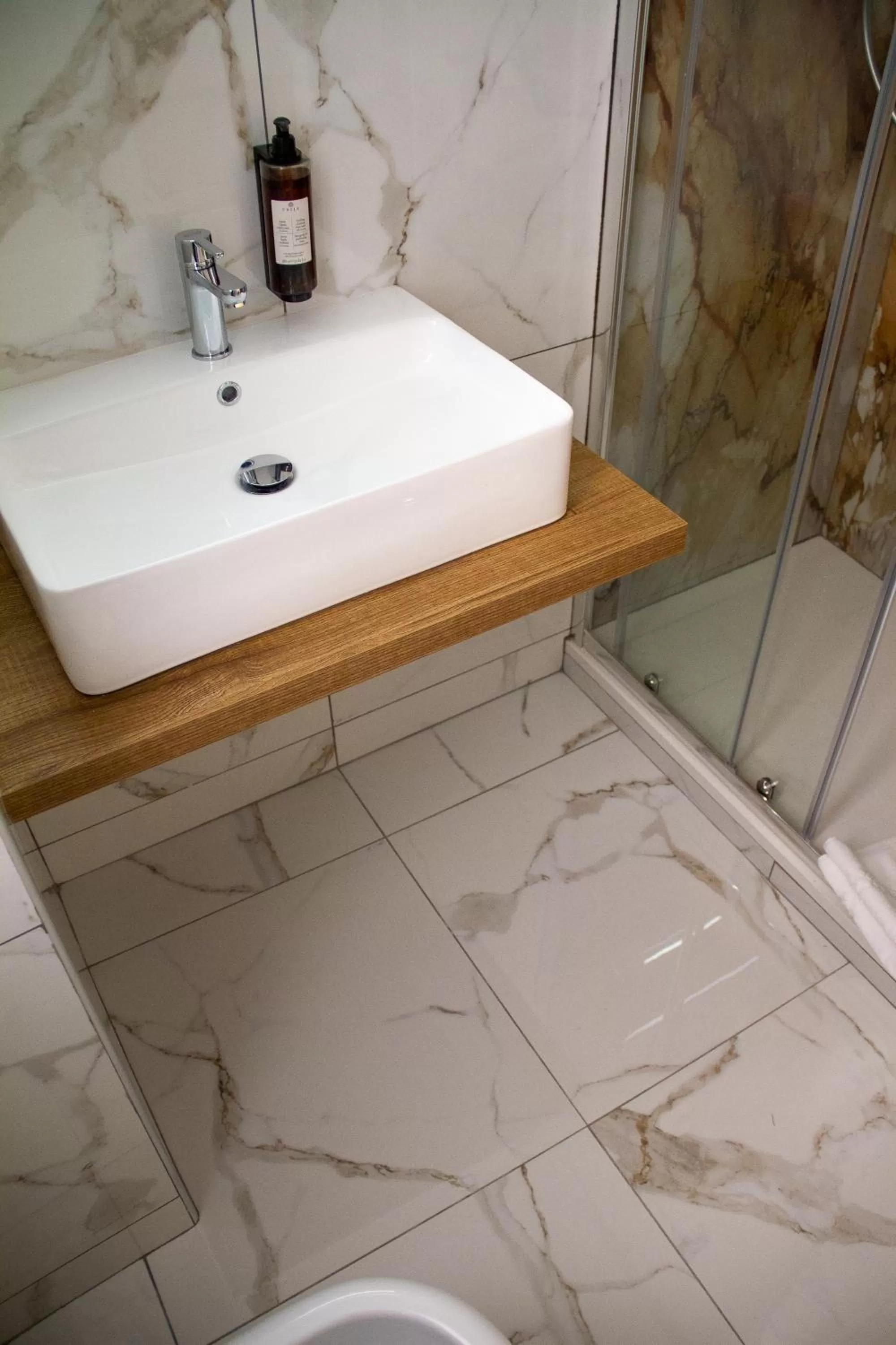 Shower in Michelangelo Vatican Rooms