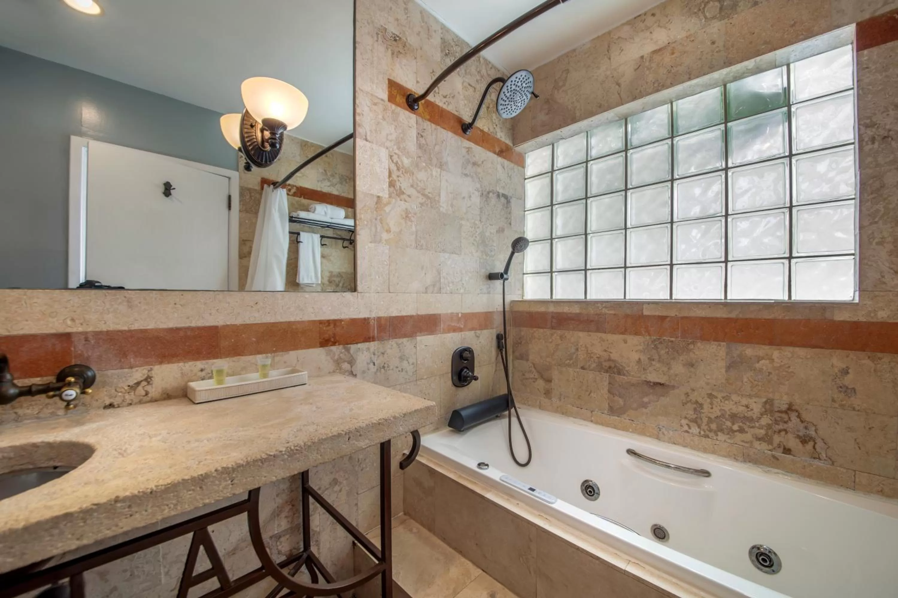 Bathroom in Hotel Impala by LuxUrban