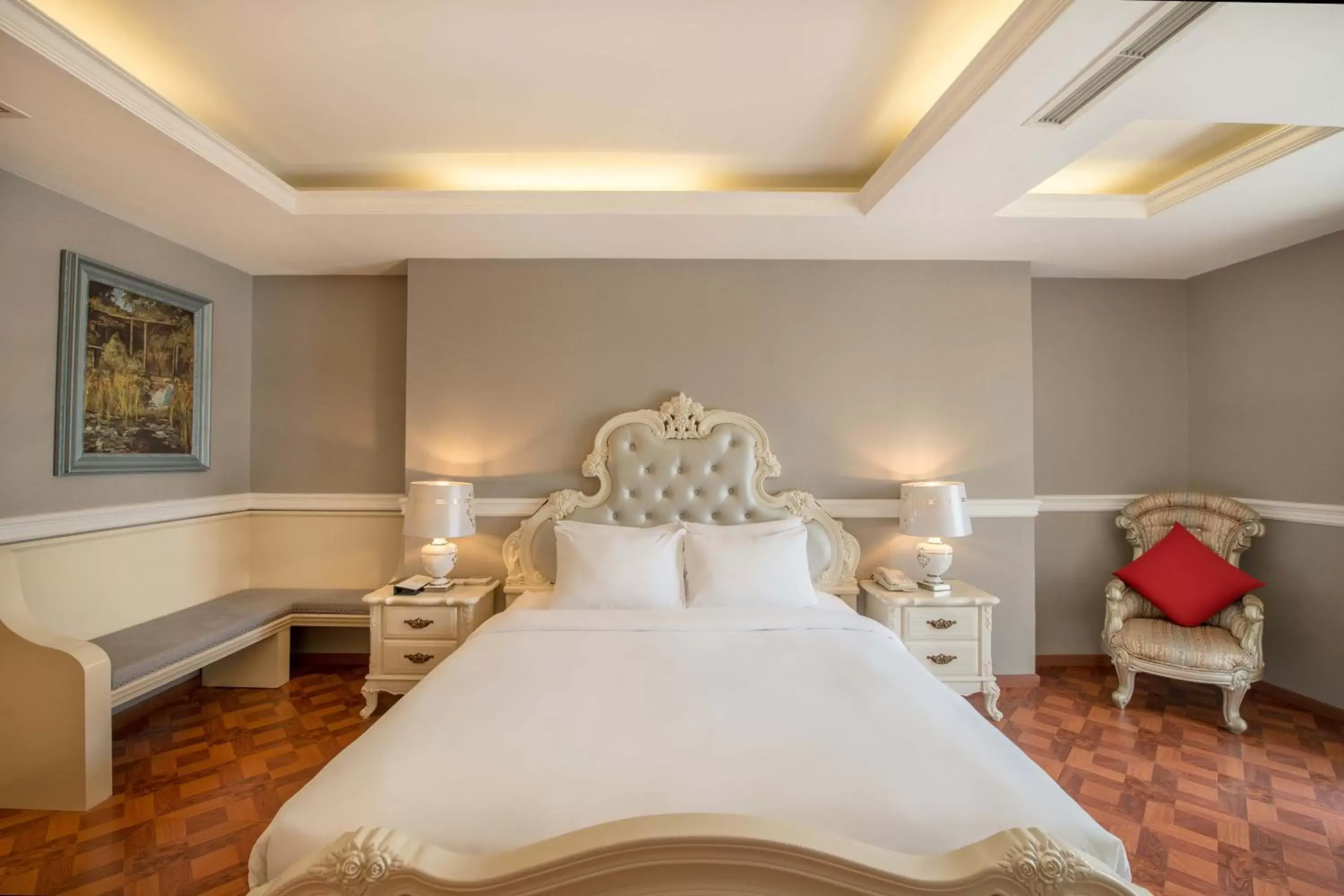 Bedroom, Bed in A&EM 280 Le Thanh Ton Hotel & Spa