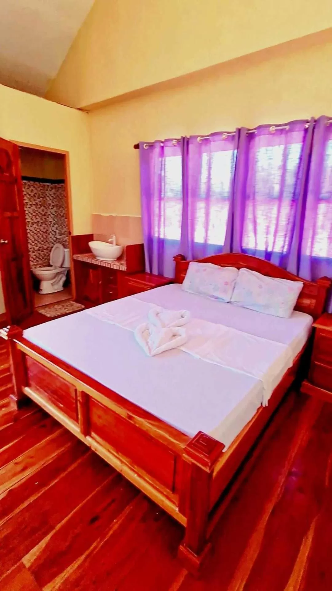 Bed in La-Familia Guest House