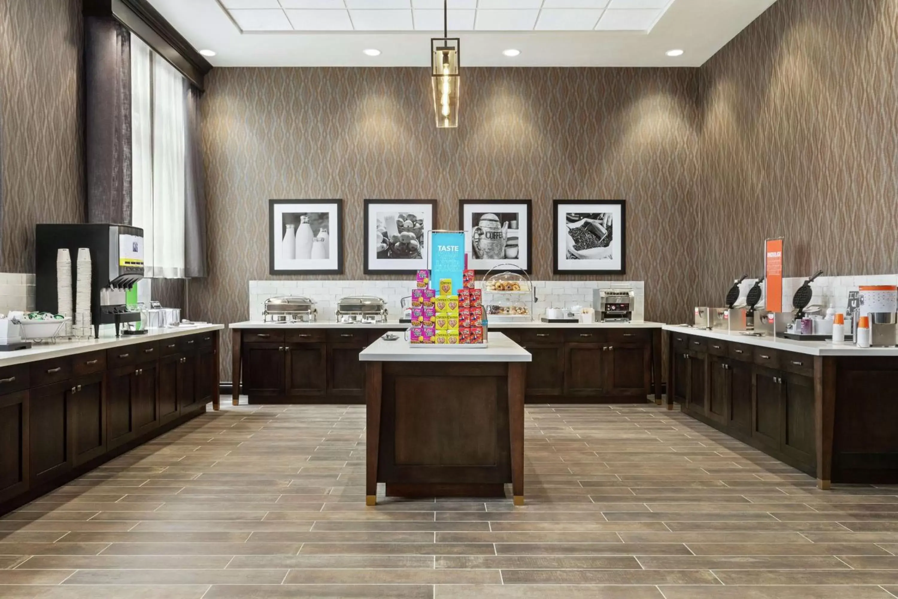 Breakfast in Hampton Inn Suites Kansas City Downtown Crossroads Breakfast in Hampton Inn Suites Kansas City Downtown Crossroads