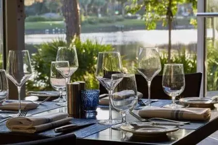 Dining area, Restaurant/Places to Eat in Trianon Bonita Bay Hotel