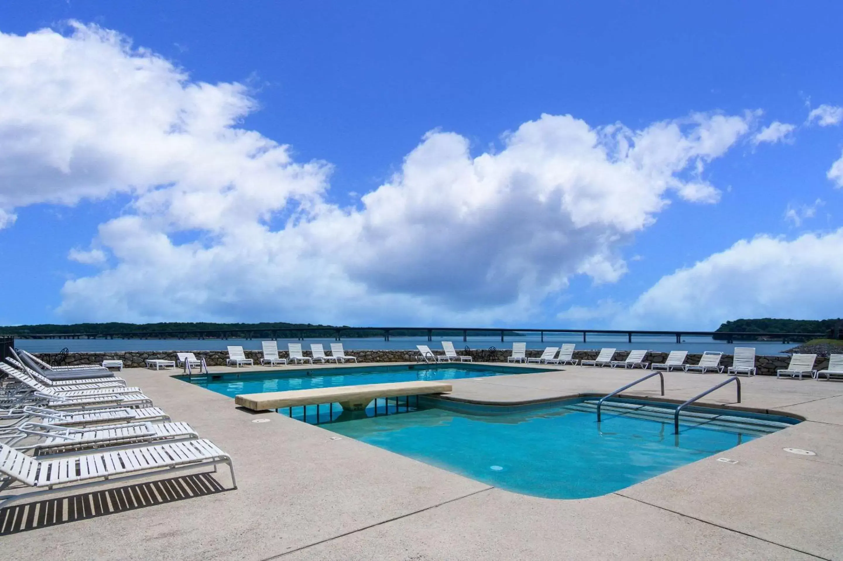 Pool view, Swimming Pool in Quality Inn - On The Lake Clarksville-Boydton