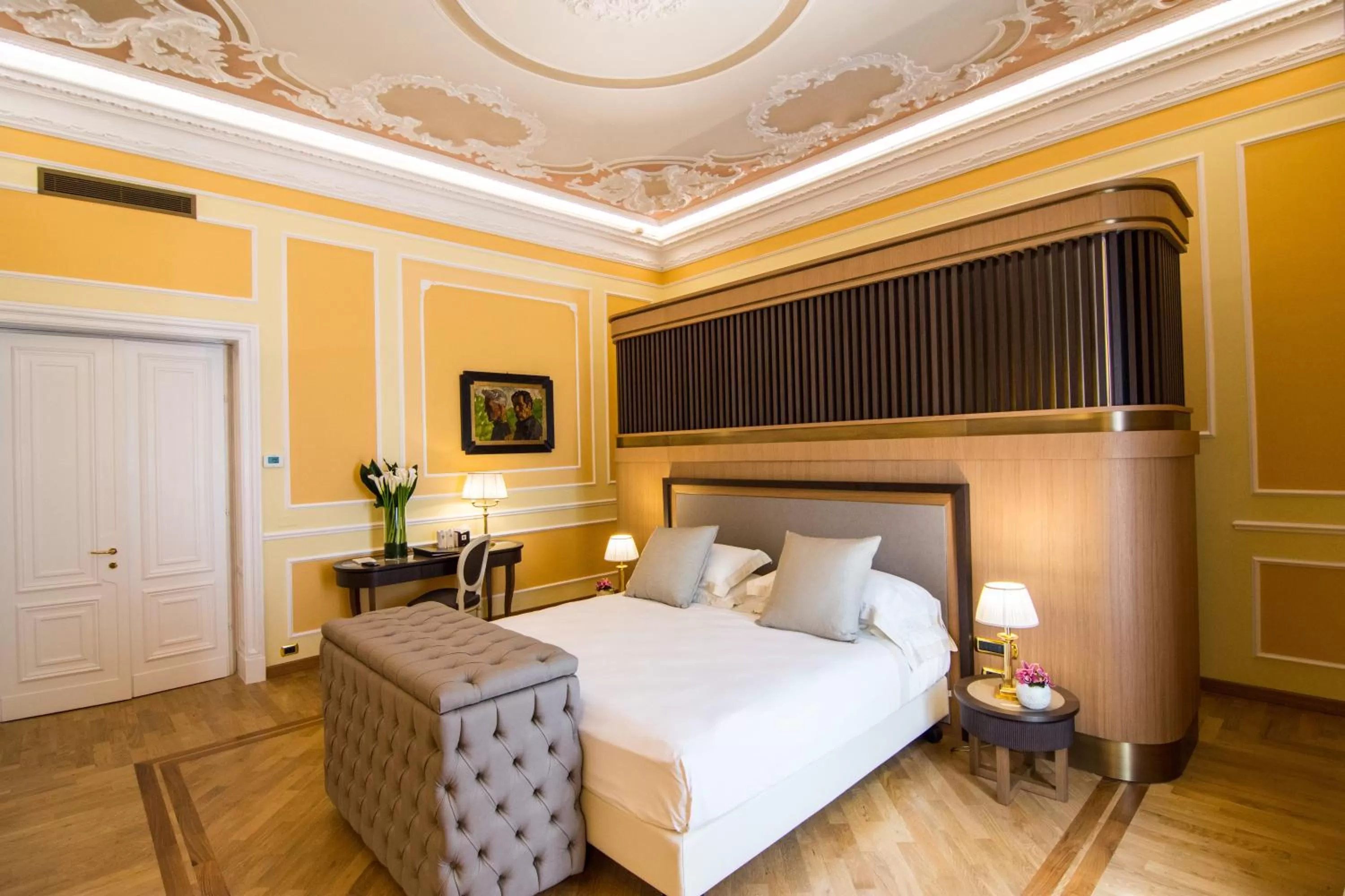 Bedroom, Bed in Hotel Bristol Palace