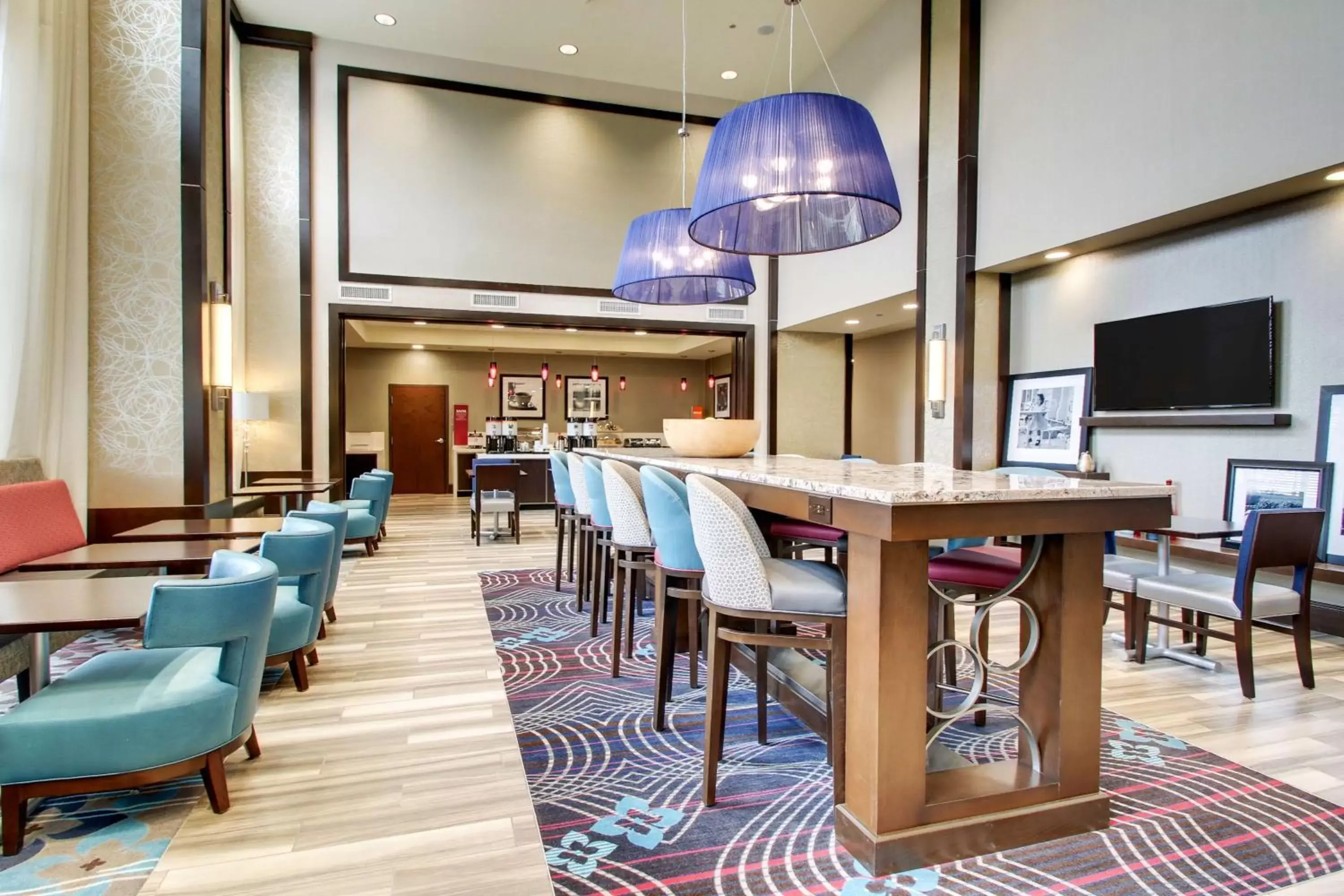 Restaurant/places to eat, Lounge/Bar in Hampton Inn & Suites Greenville Airport