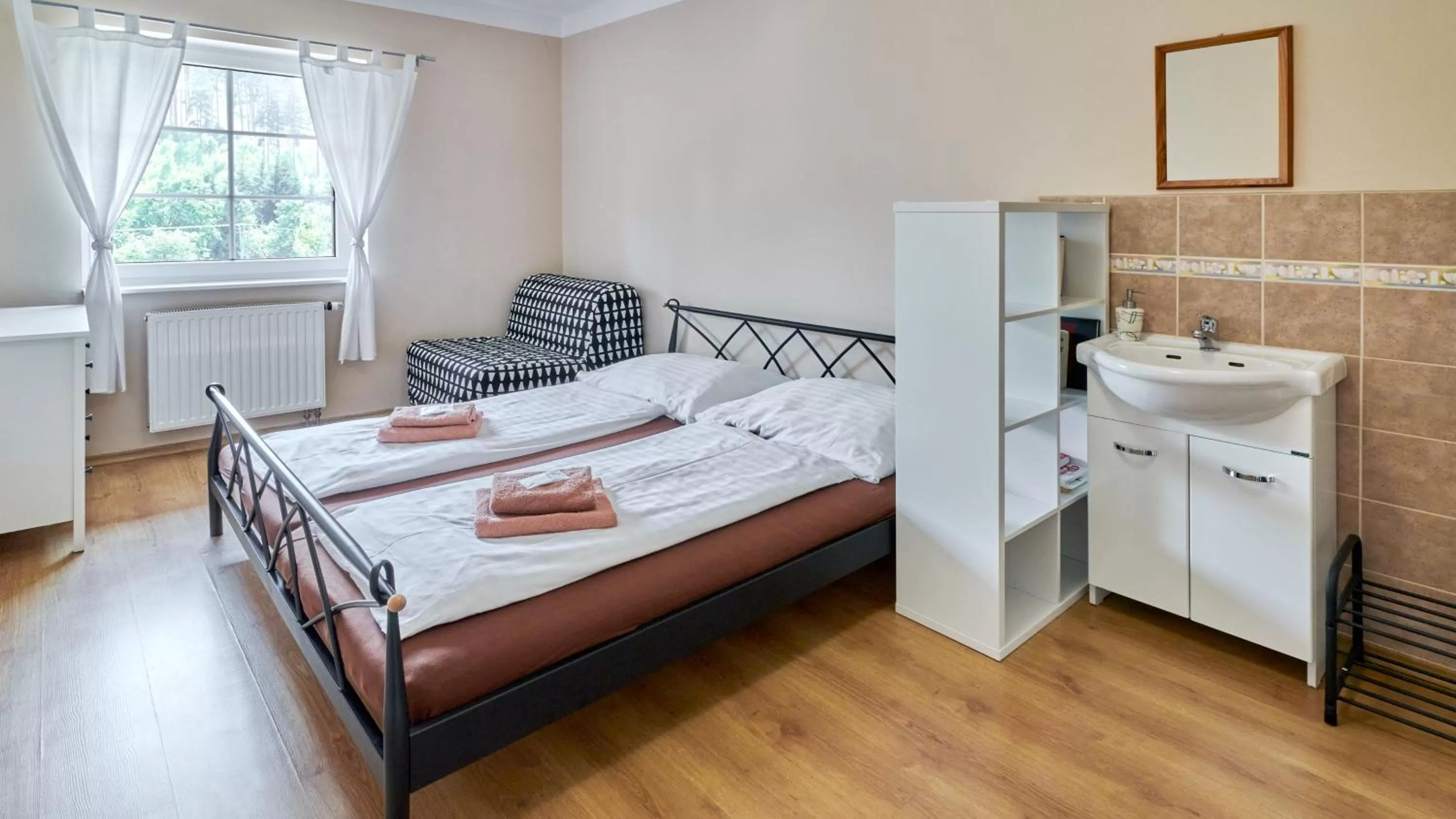 Property building, Bed in Relax hotel Valaška