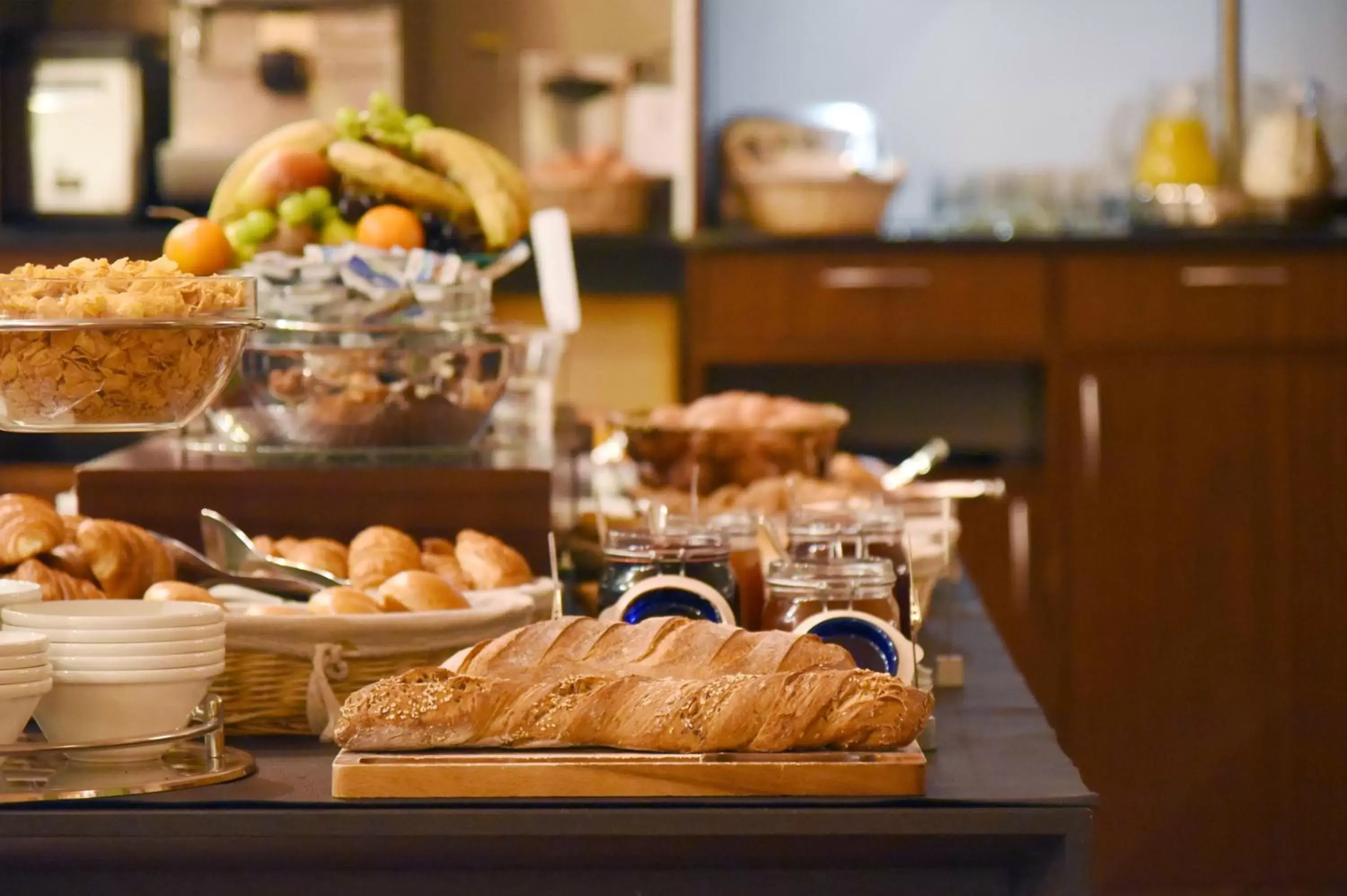 Continental breakfast, Food in Hotel International & Terminus