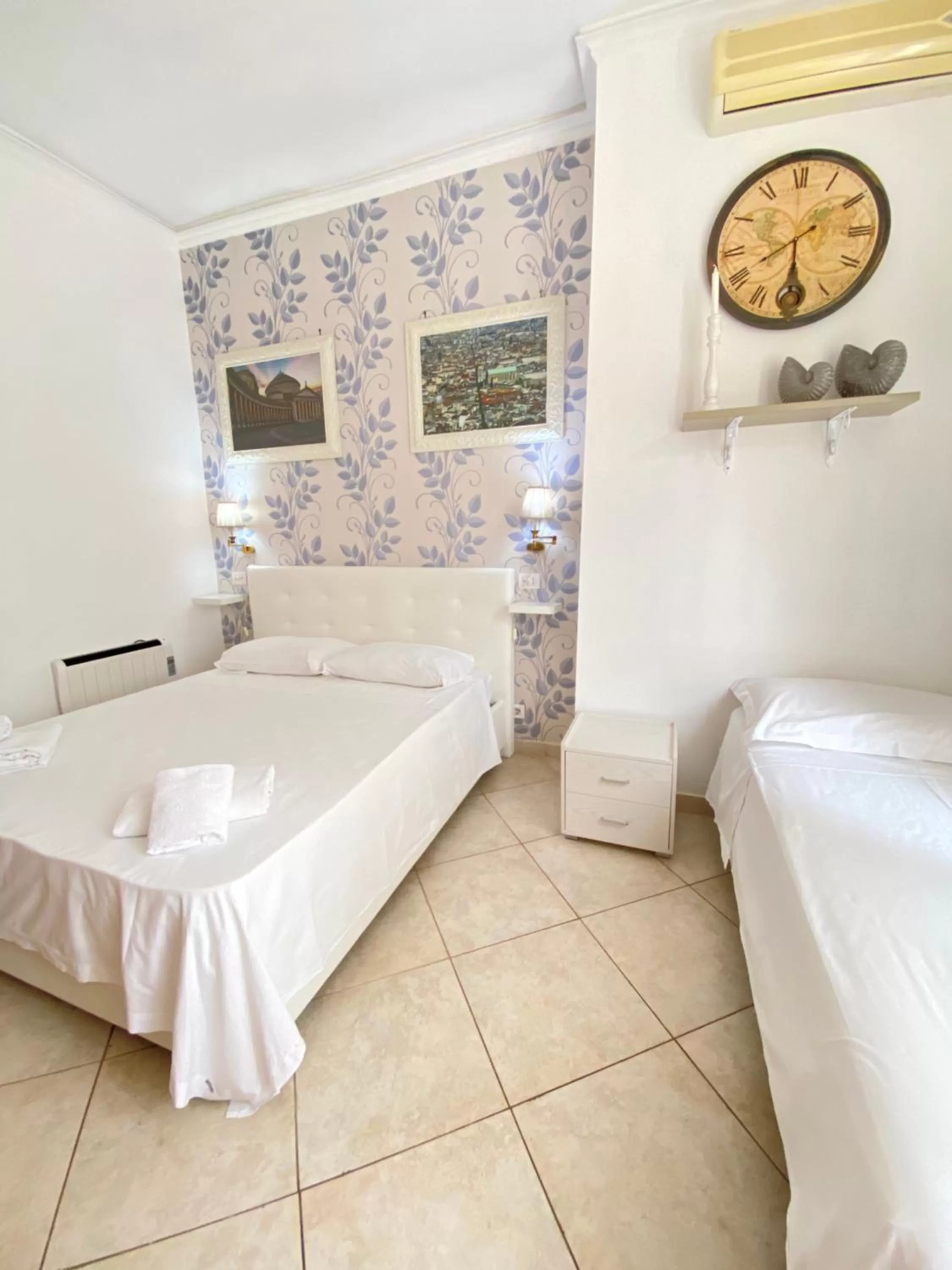 Bed in Hotel Europeo Napoli