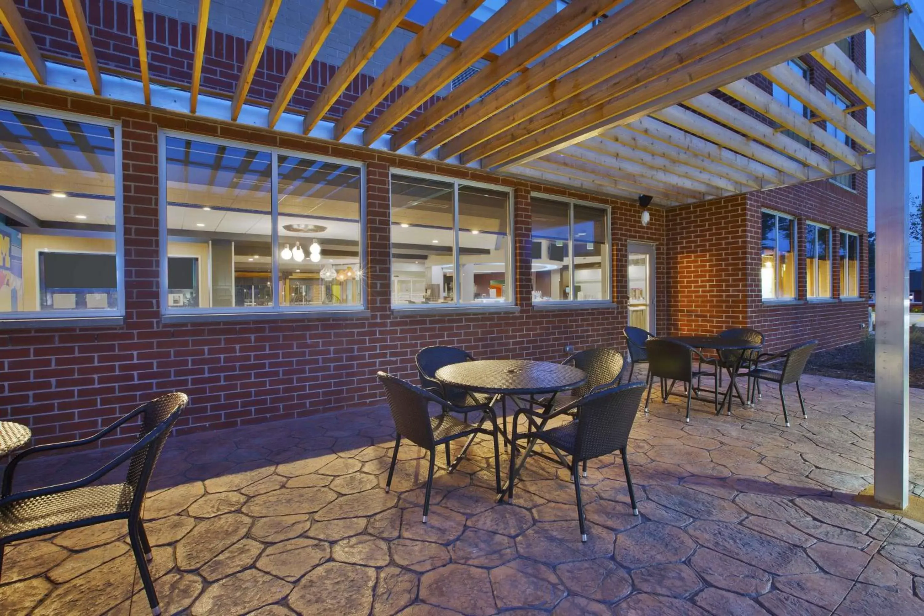 Patio, Restaurant/Places to Eat in Tru By Hilton Jackson