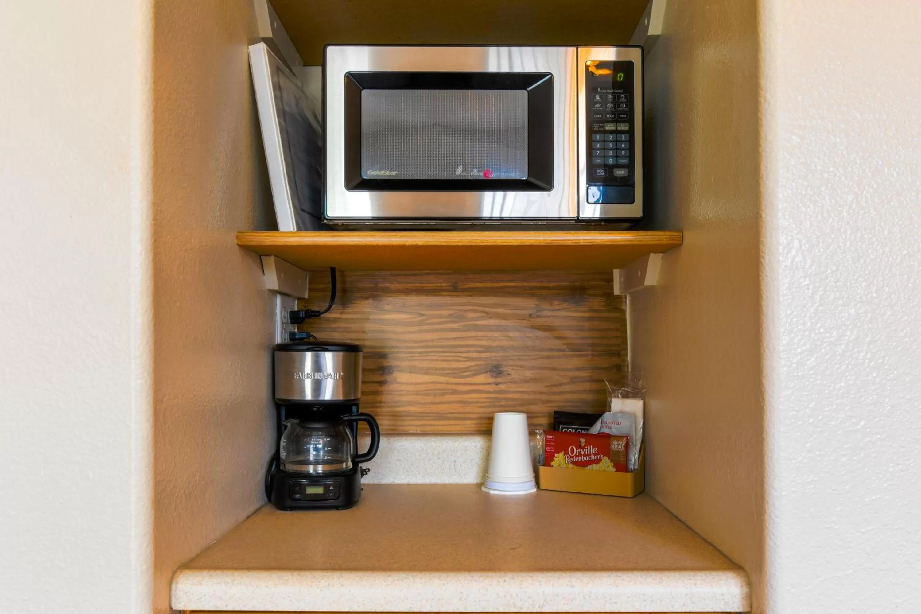 Coffee/tea facilities in Dew Duck Inn