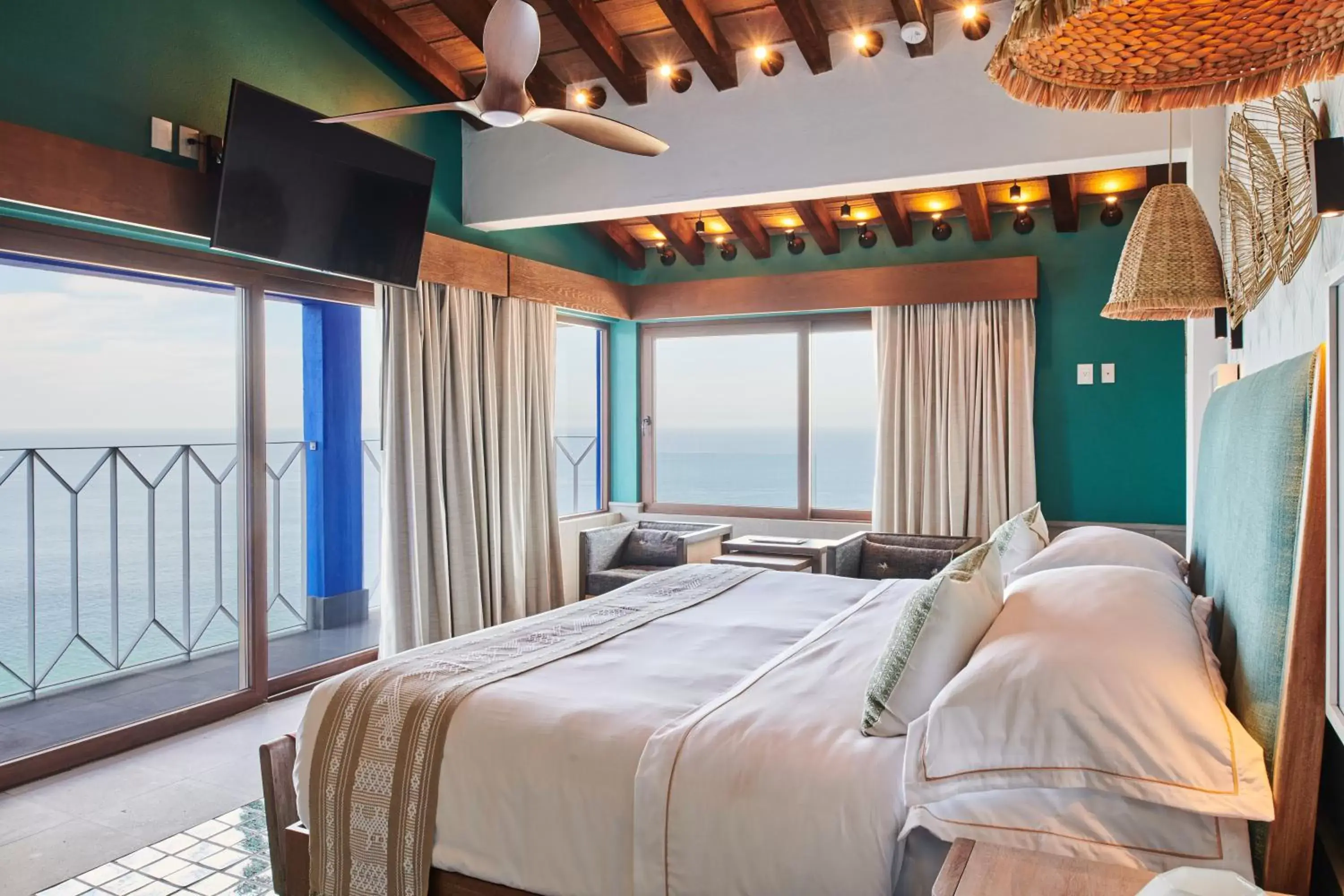 Bed in Hotel Luxury Patio Azul