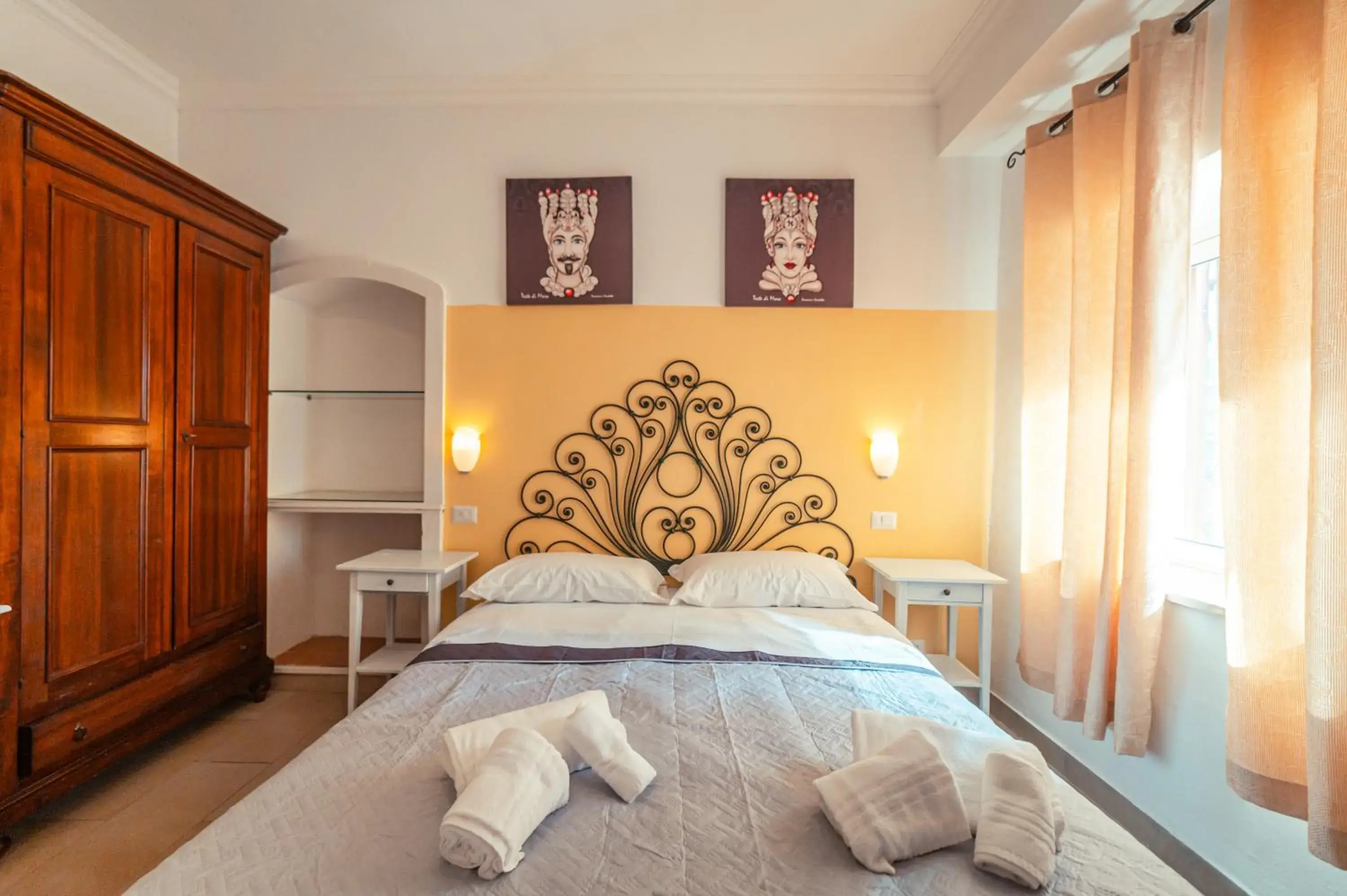 Bed in Taormina Garden Hotel
