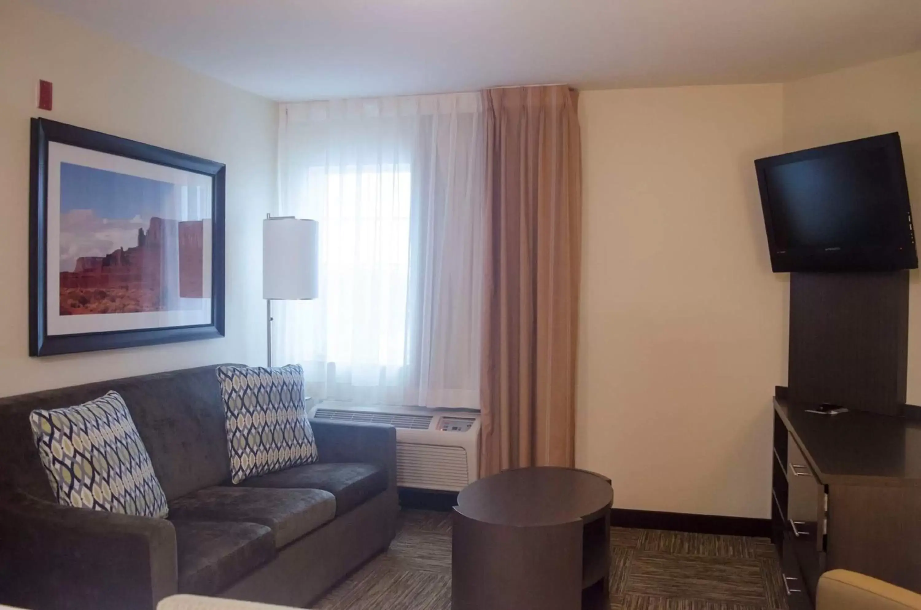 Photo of the whole room, Seating Area in Candlewood Suites Houston Medical Center, an IHG Hotel