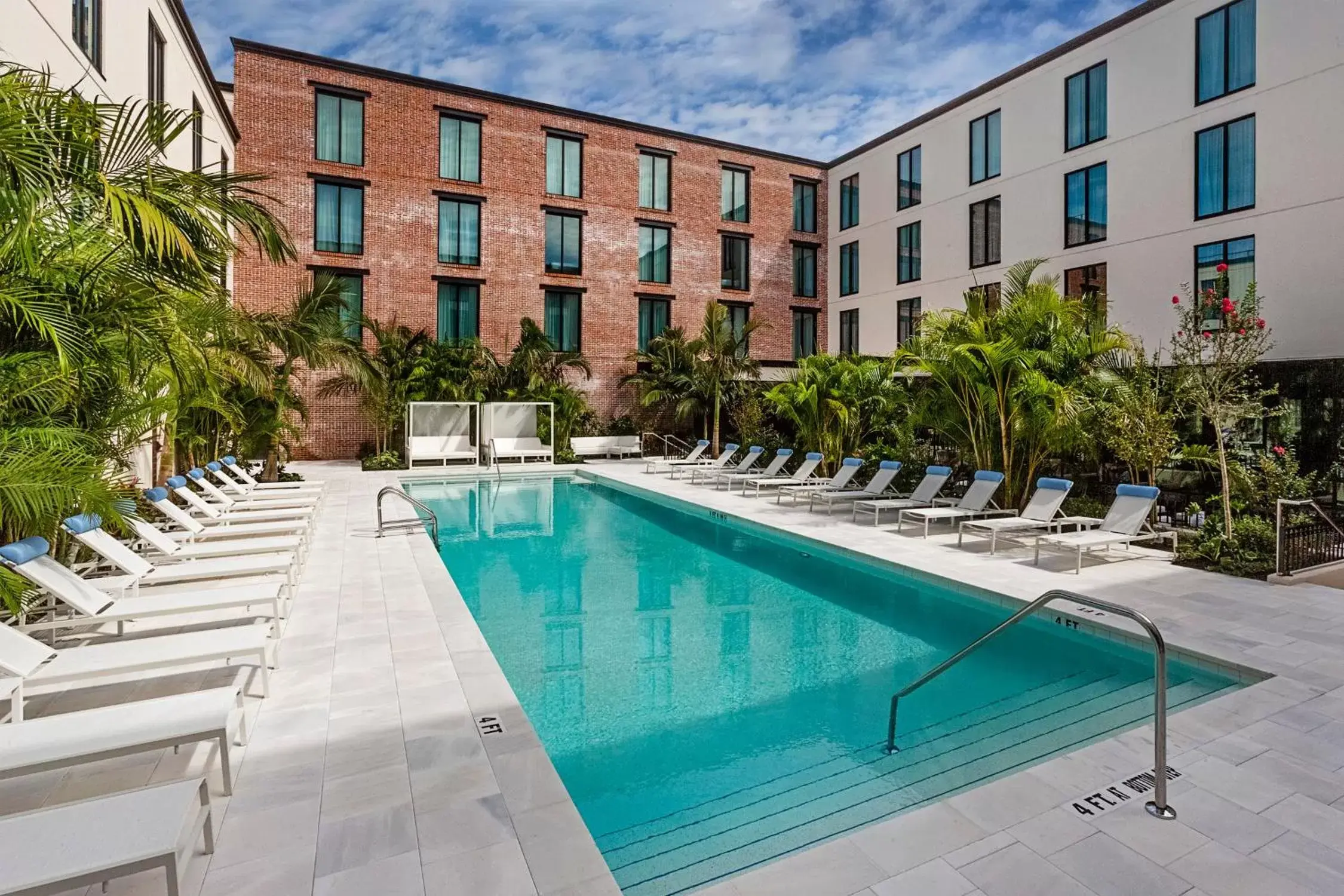 Swimming Pool in Hotel Haya