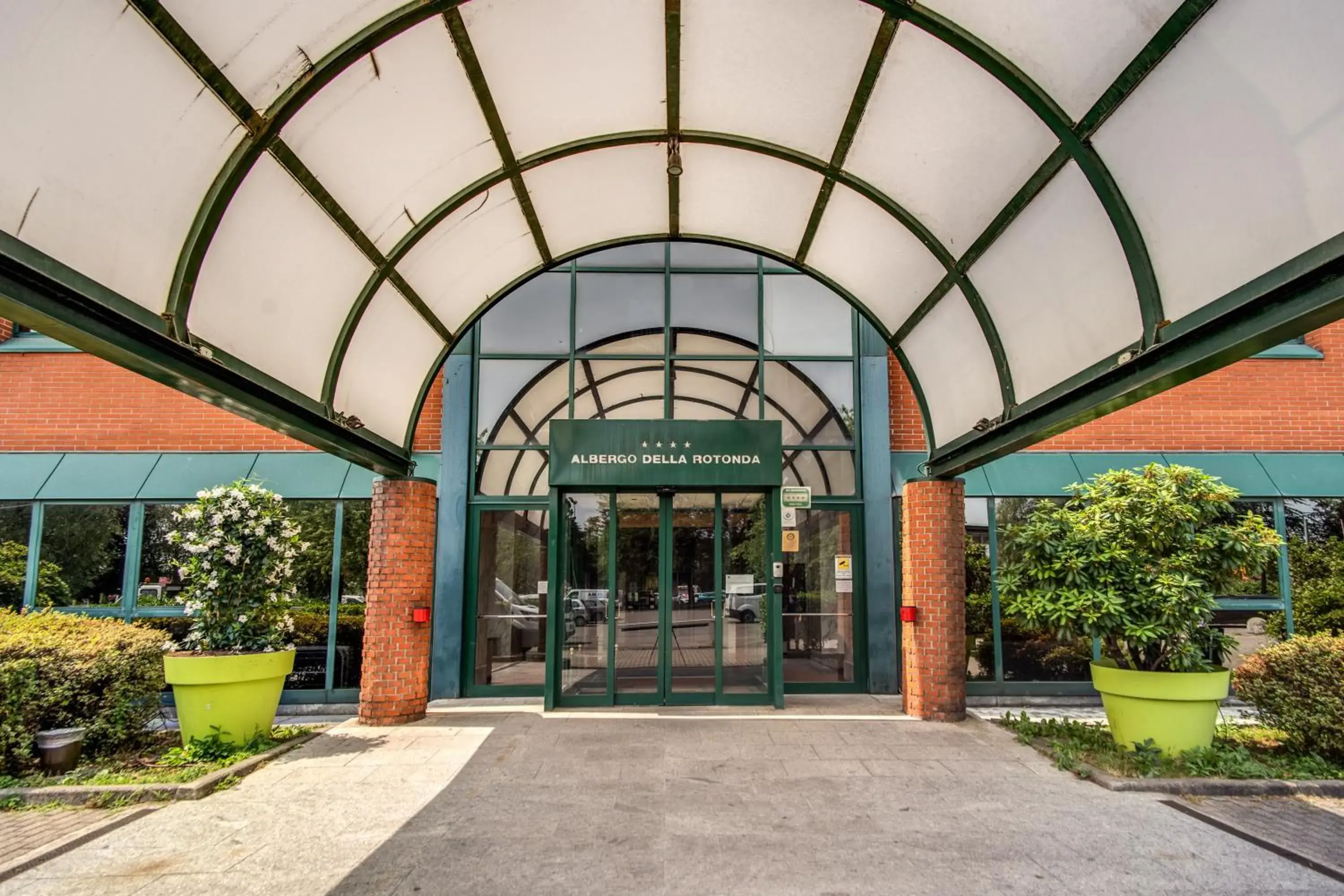 Facade/entrance in Hotel Della Rotonda