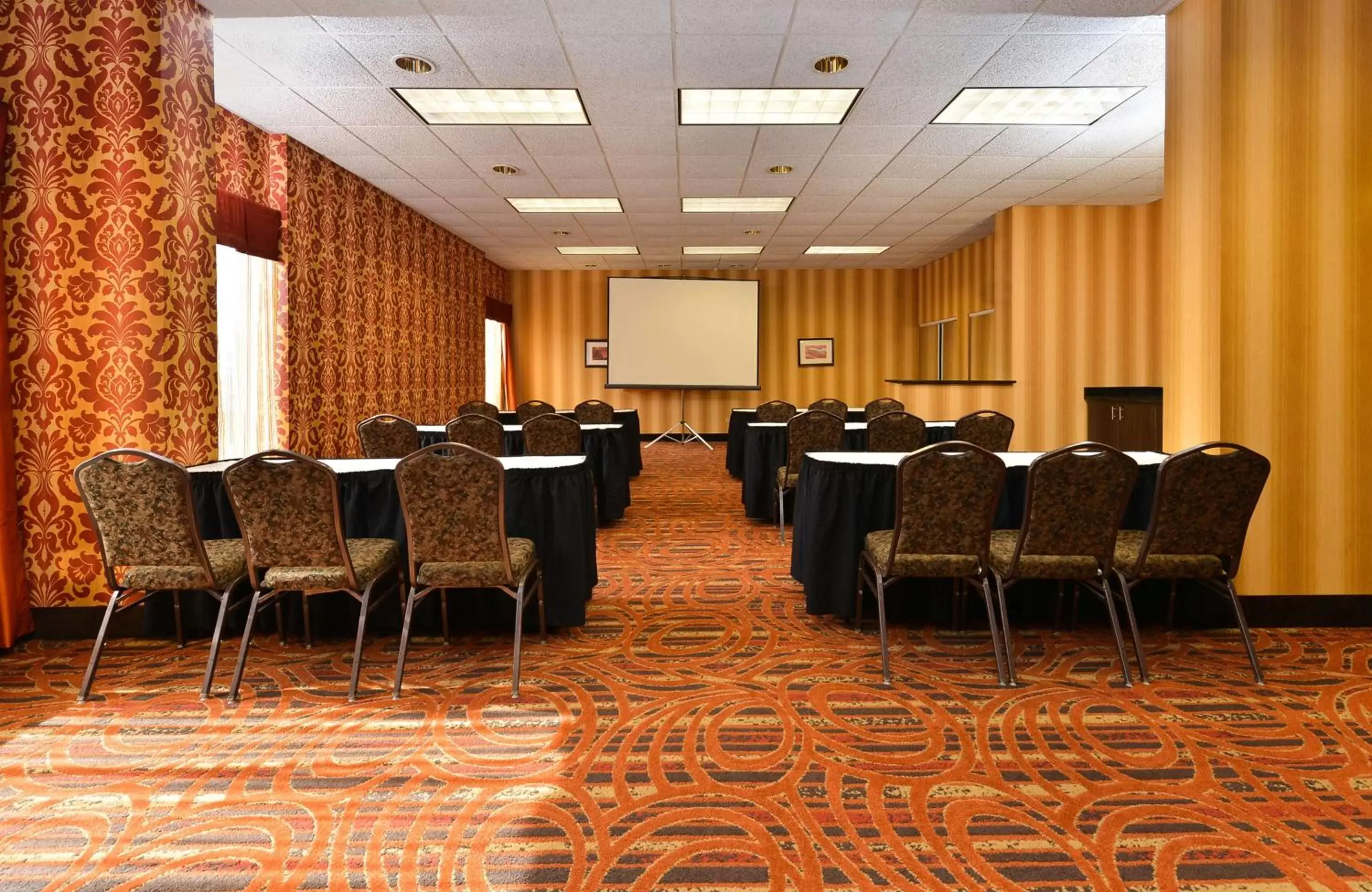 Meeting/conference room in Hampton Inn Chicago-Carol Stream