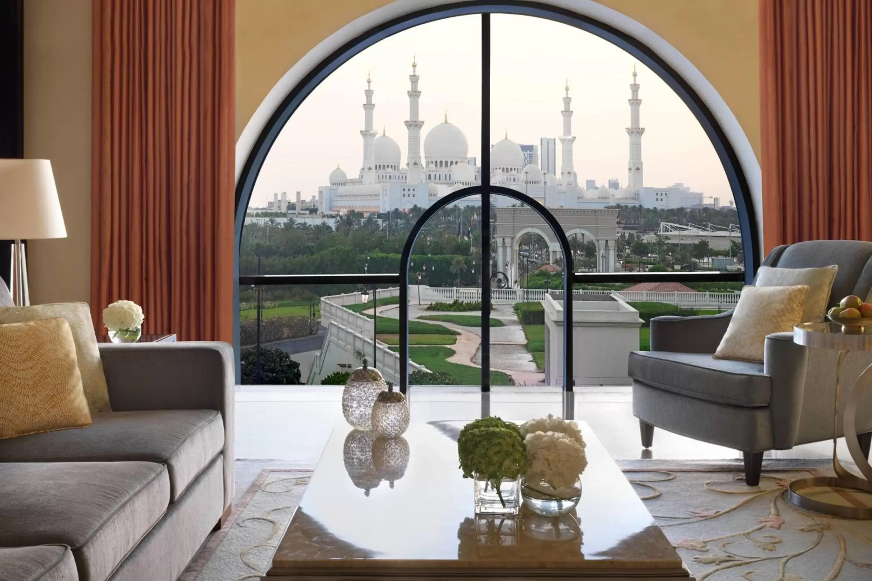 Photo of the whole room, Seating Area in The Ritz-Carlton Abu Dhabi, Grand Canal