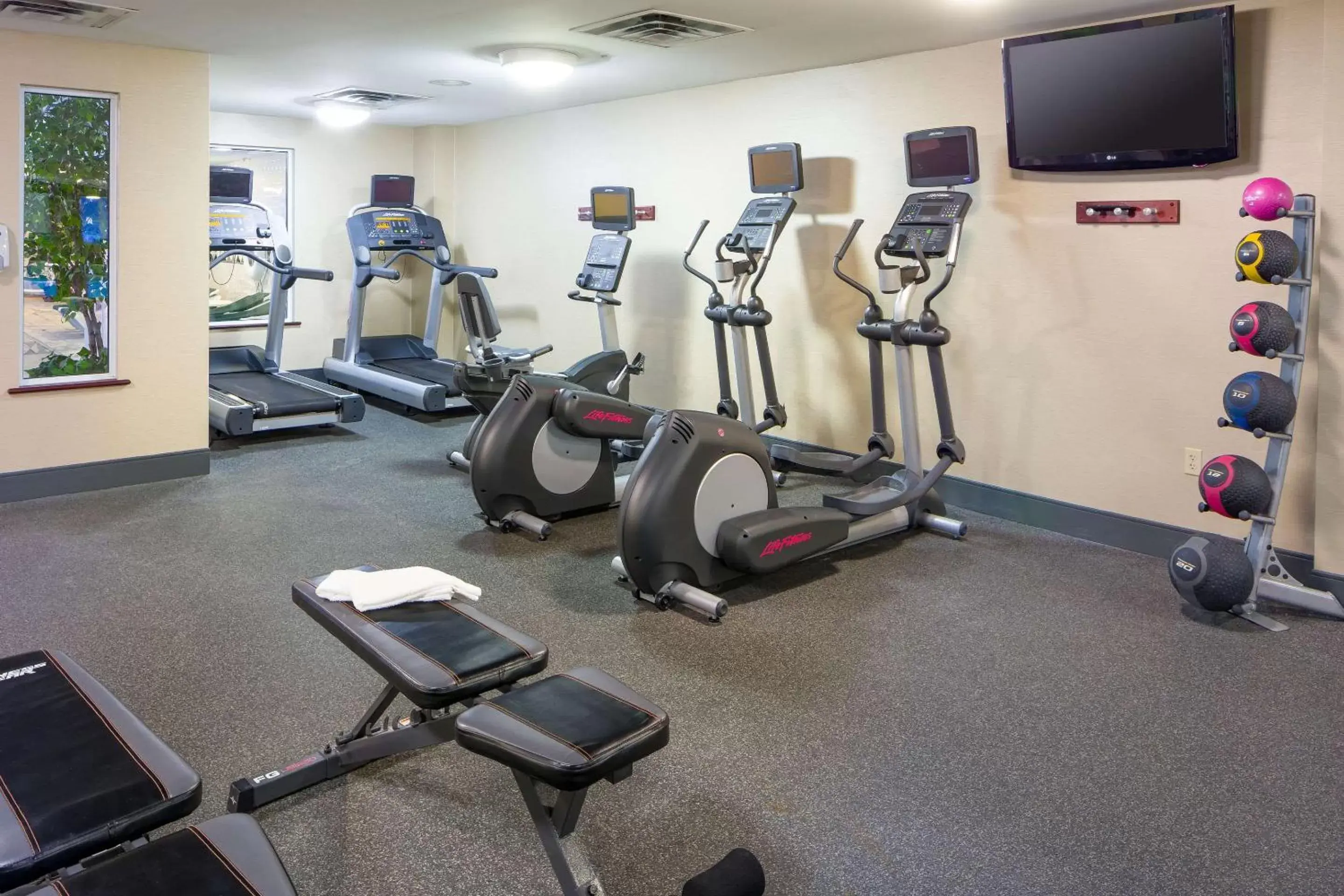 Fitness centre/facilities, Fitness Center/Facilities in Comfort Inn & Suites Near Burke Mountain