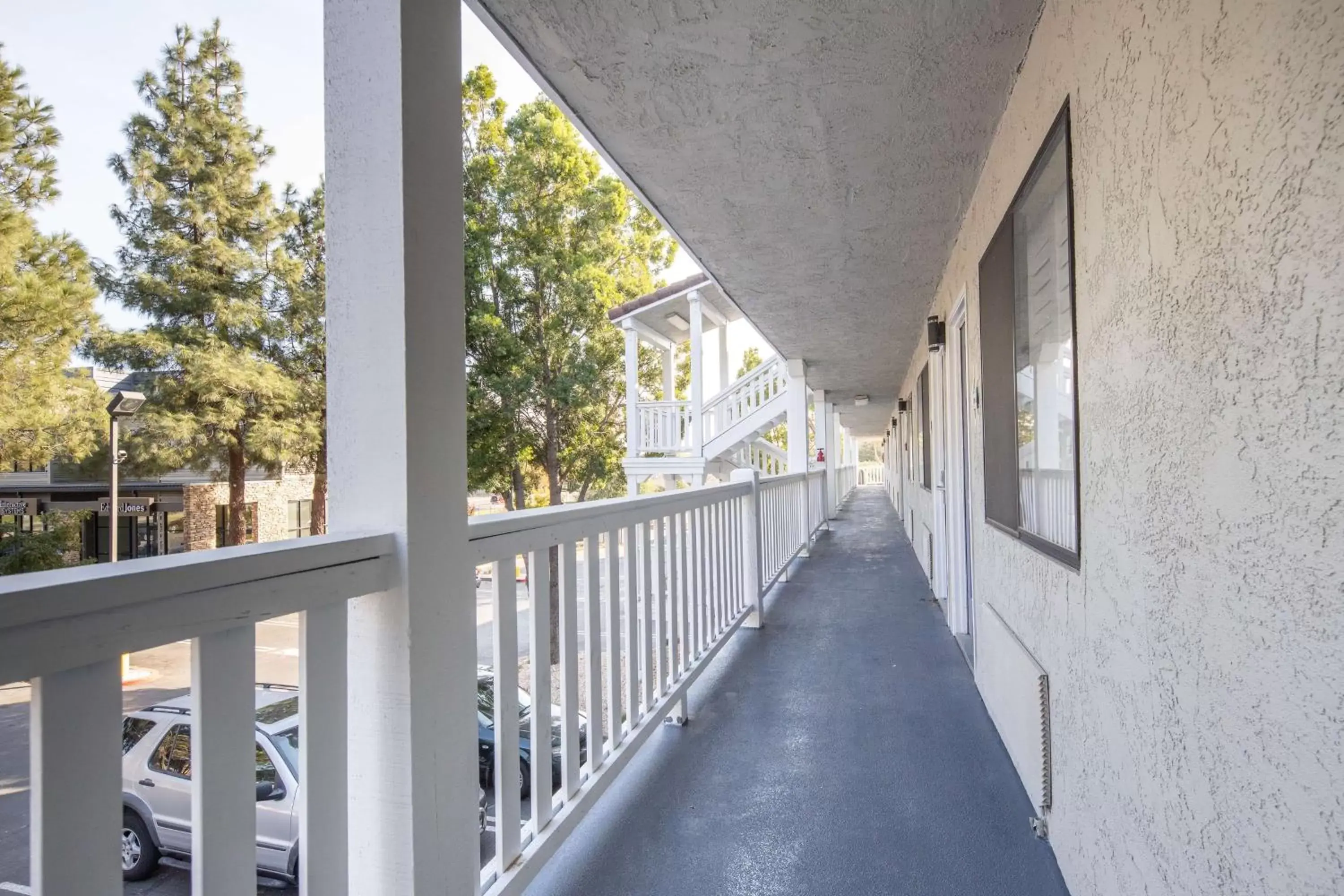 Property building, Balcony/Terrace in SureStay Hotel by Best Western Fairfield Napa Valley