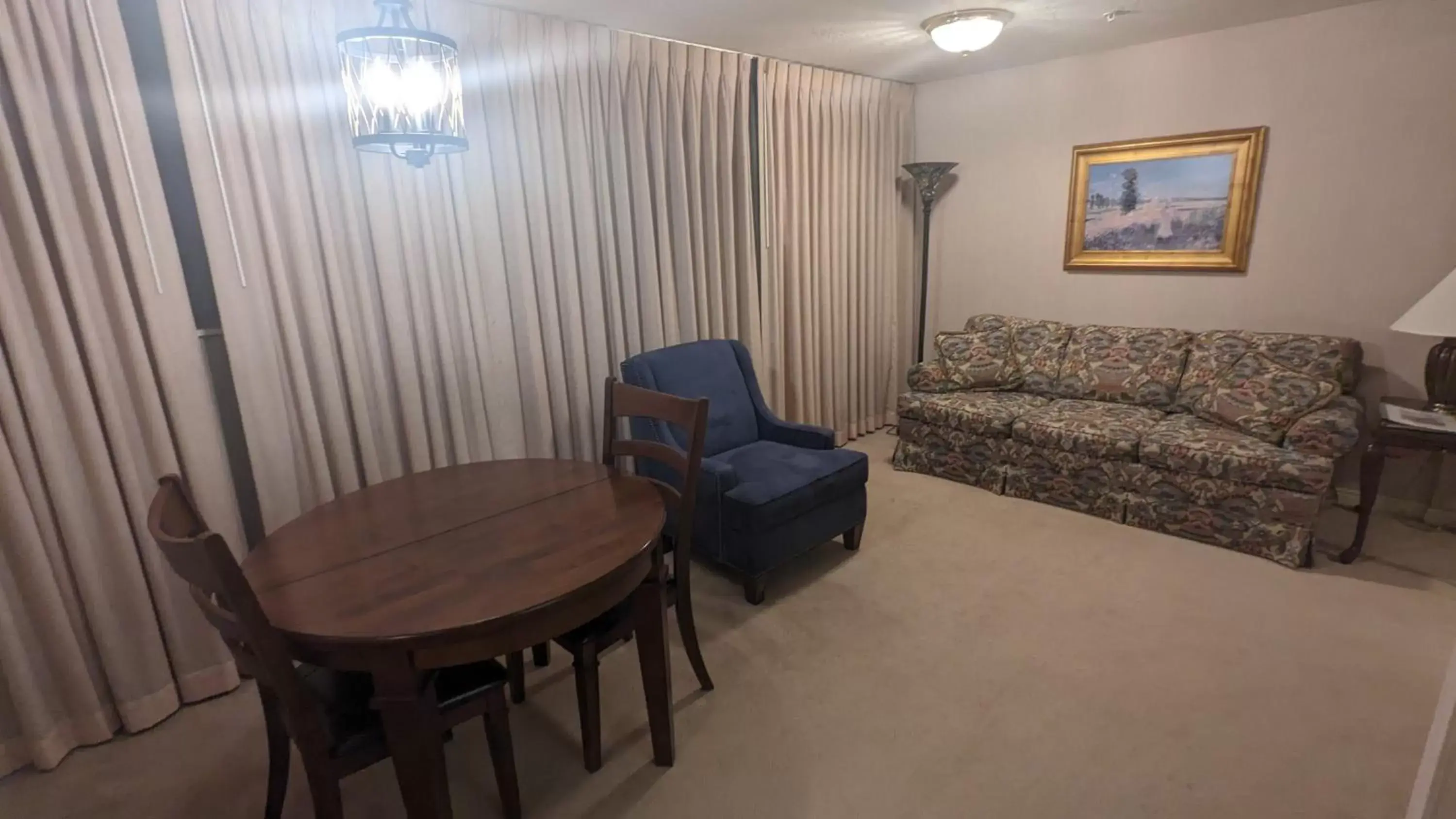 Living room, Seating Area in The Kimball at Temple Square