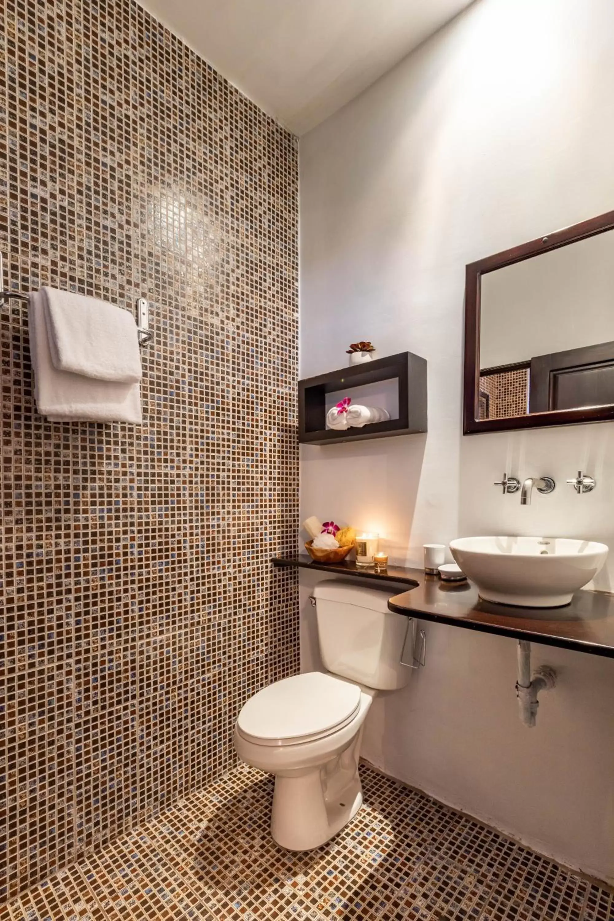 Bathroom in ALAJUELA CITY Hotel & Guest House