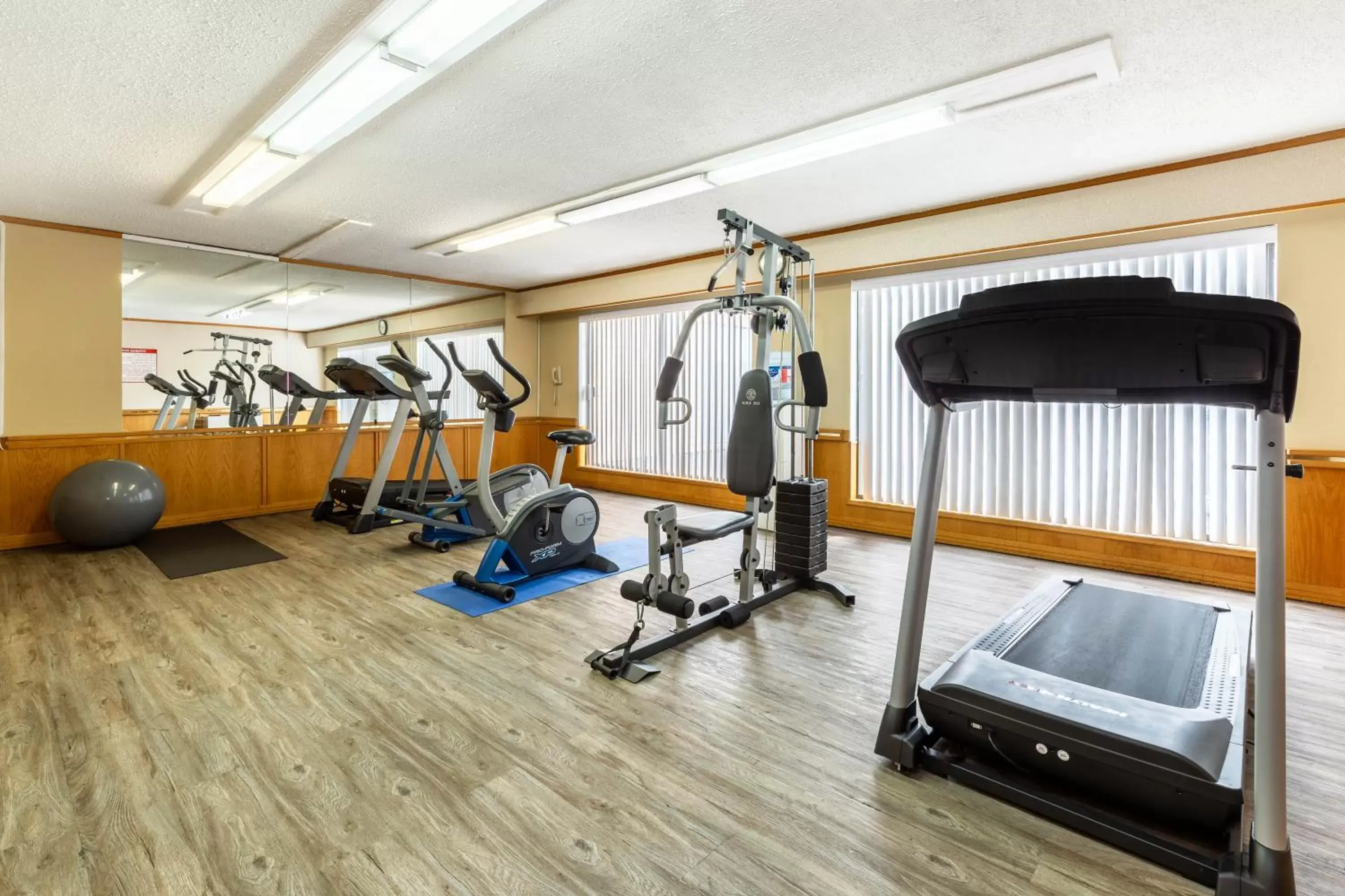 Fitness centre/facilities in Ramada by Wyndham Coquitlam Fitness centre/facilities in Ramada by Wyndham Coquitlam