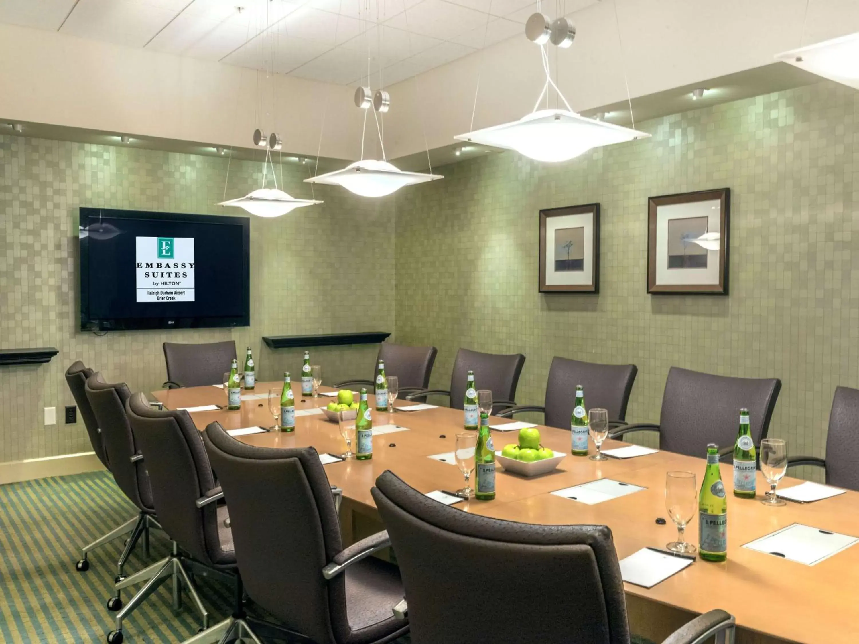 Meeting/conference room in Embassy Suites by Hilton Raleigh Durham Airport Brier Creek