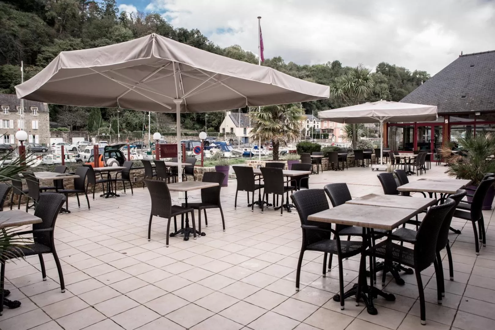 Patio in Mercure Dinan Port Le Jerzual