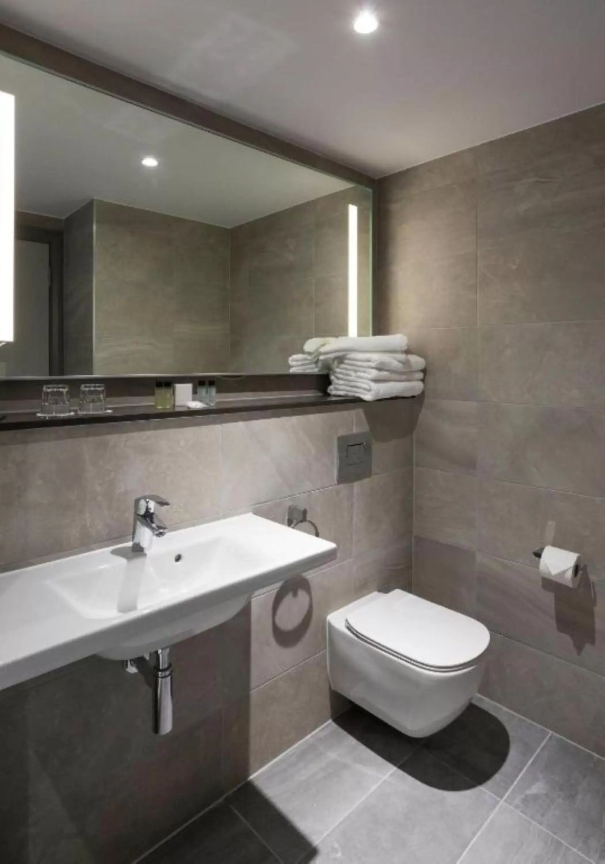 Bathroom in Maldron Hotel Glasgow City