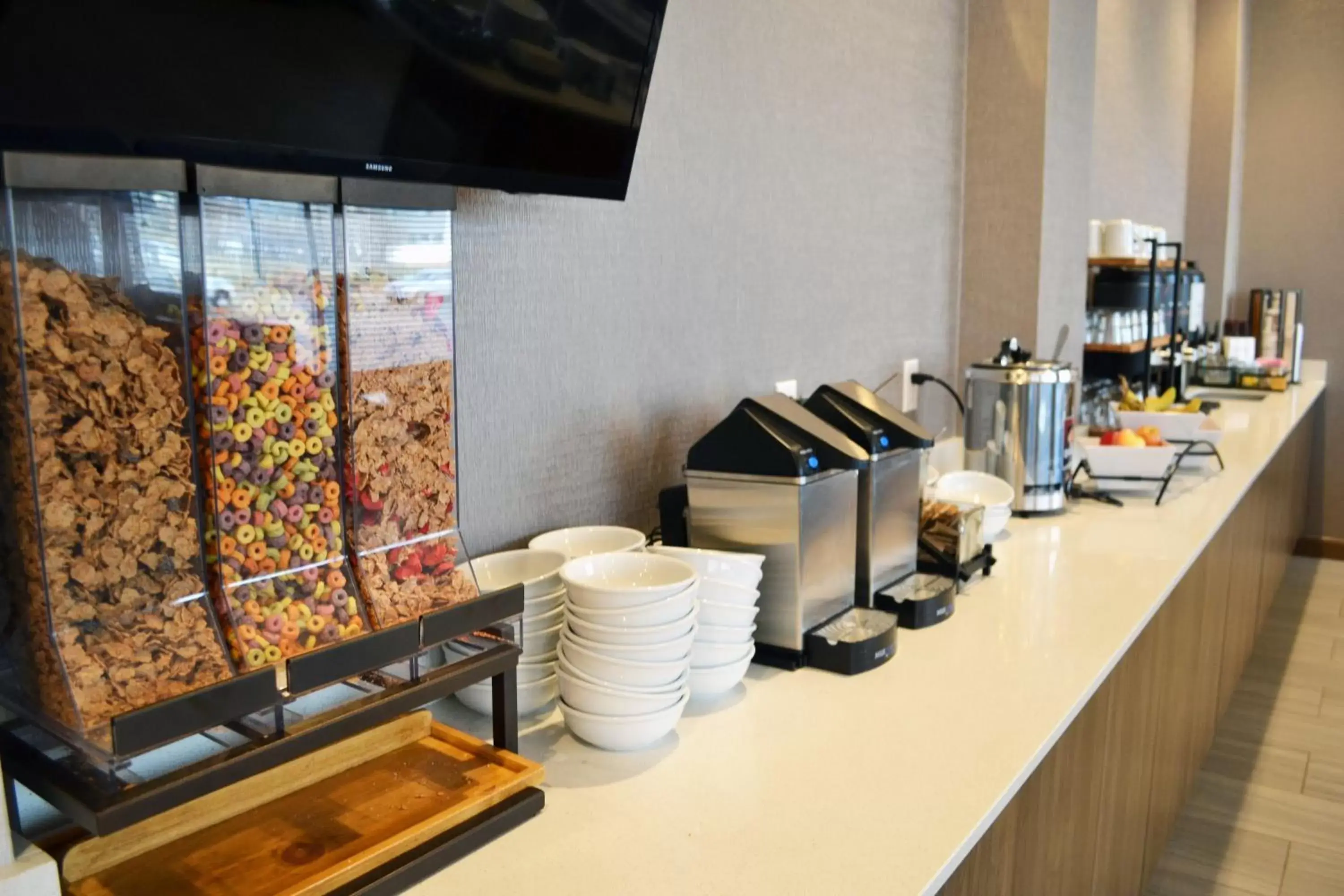 Restaurant/places to eat in Staybridge Suites - Red Deer North, an IHG Hotel