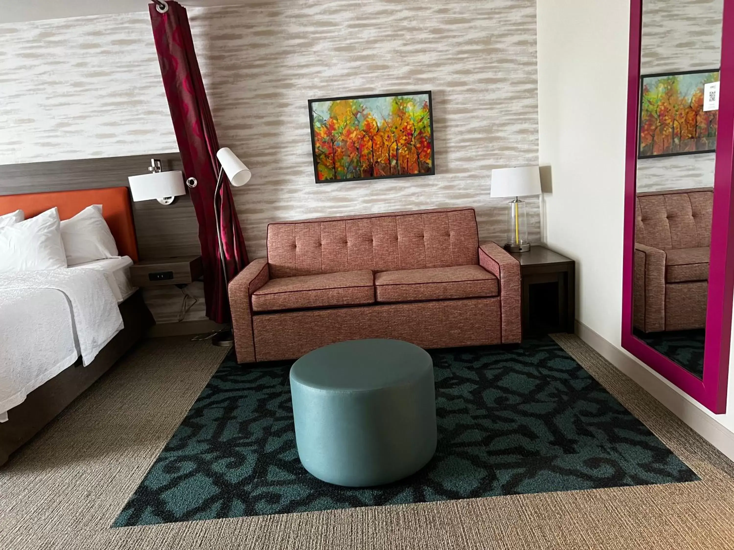 Living room, Seating Area in Home2 Suites By Hilton Bloomington Normal