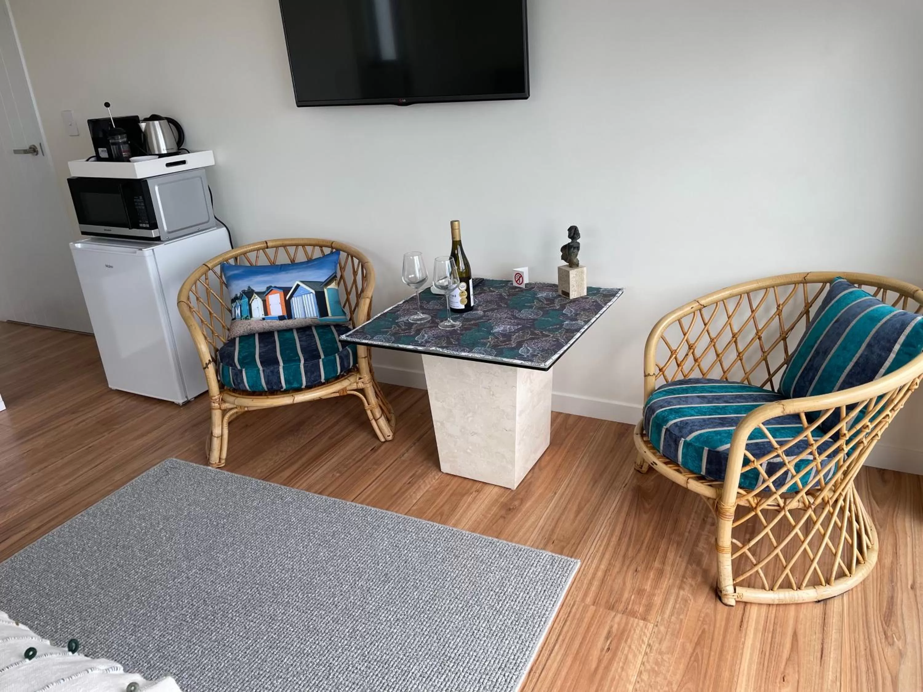 Coffee/tea facilities, TV/Entertainment Center in Ātahu