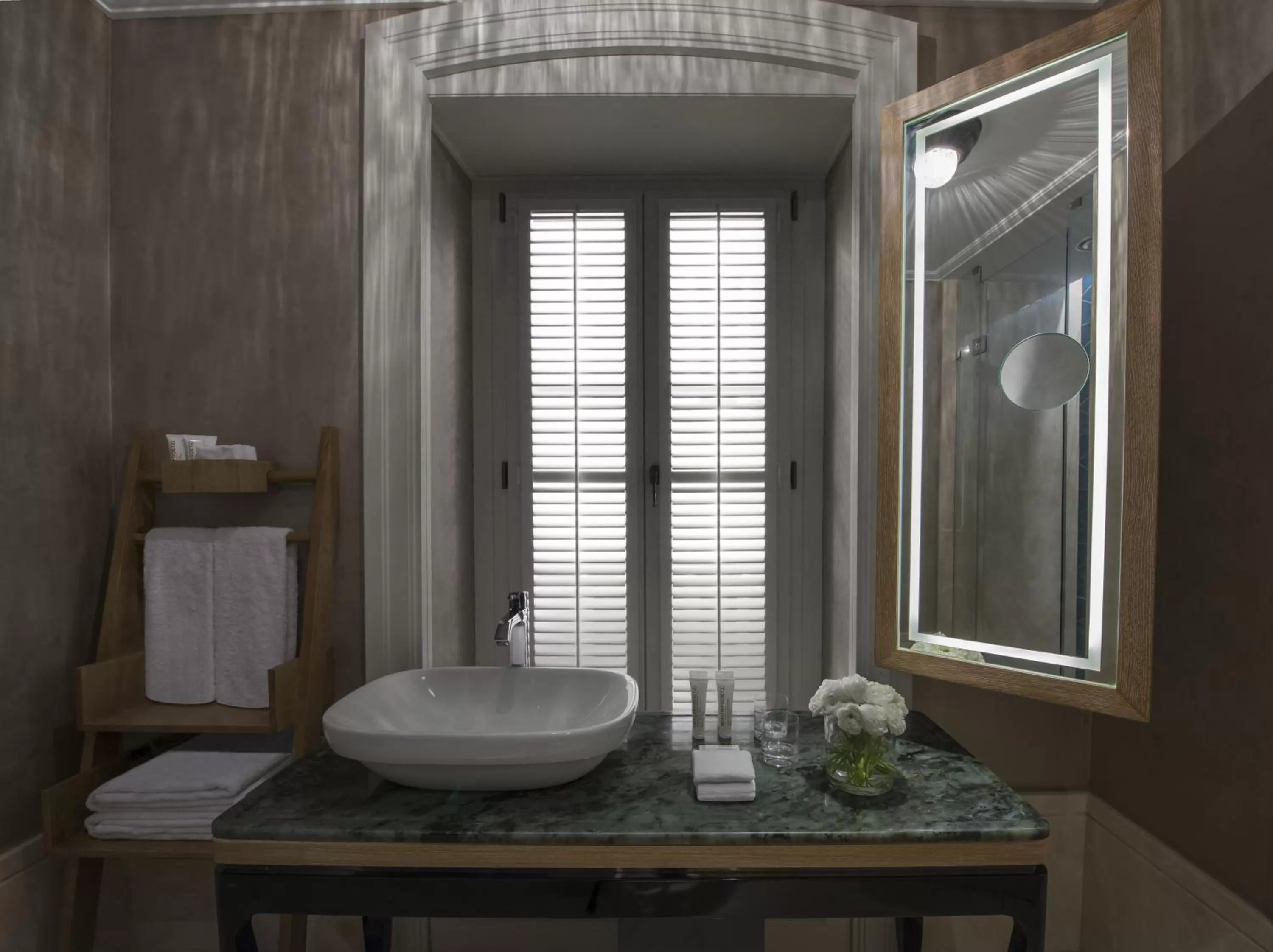 Bathroom in 10 Karakoy