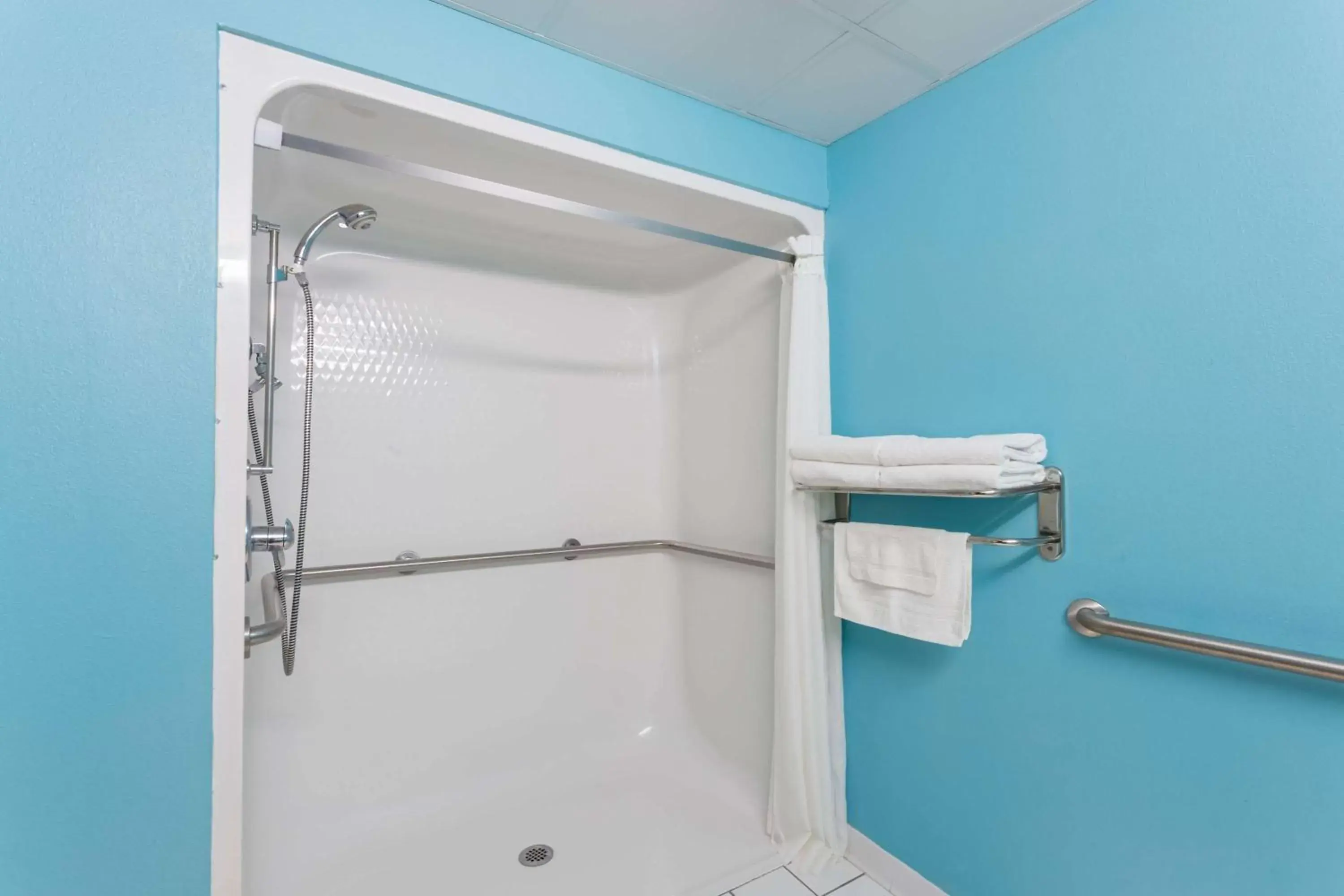 Shower, Bathroom in Super 8 by Wyndham Indianola
