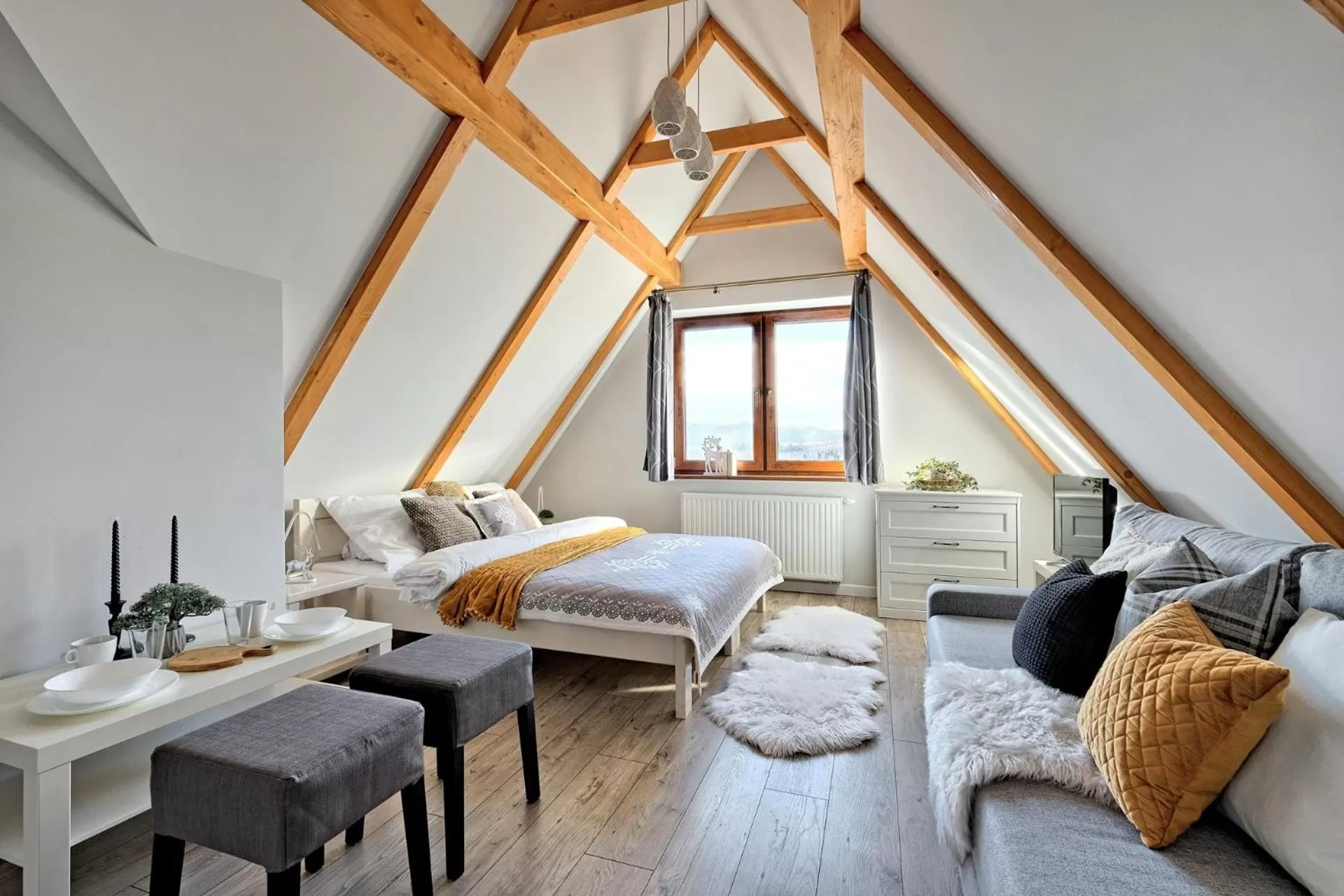 Quadruple Room with Mountain View in Apartamenty Maciejka Odkryj Zakopane