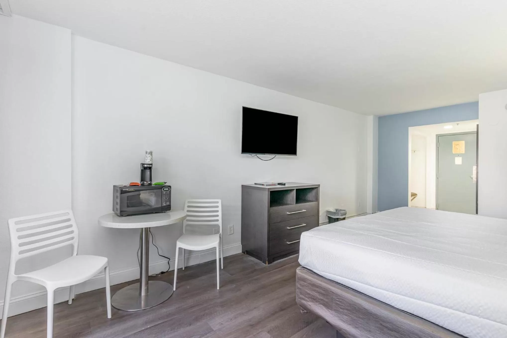 Bedroom in Sun N Sand Resort