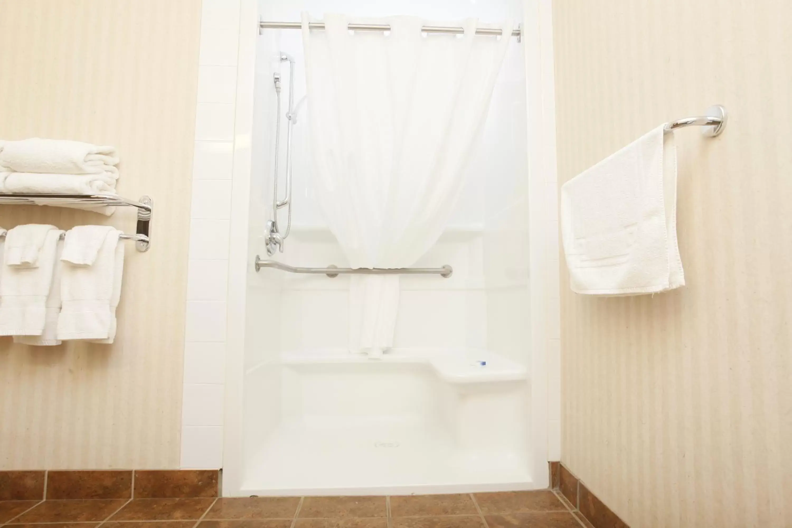 Shower, Bathroom in Pomeroy Inn & Suites at Olds College